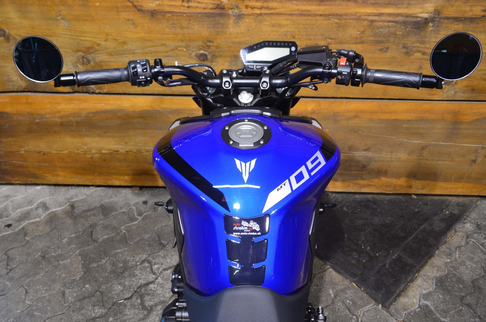 YAMAHA MT-09 ABS 17-showroom-element-2