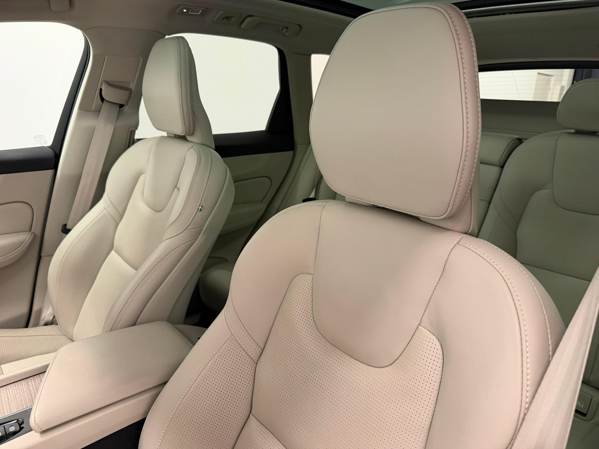 VOLVO XC60 2.0 T6 TE Inscription eAWD-image-13