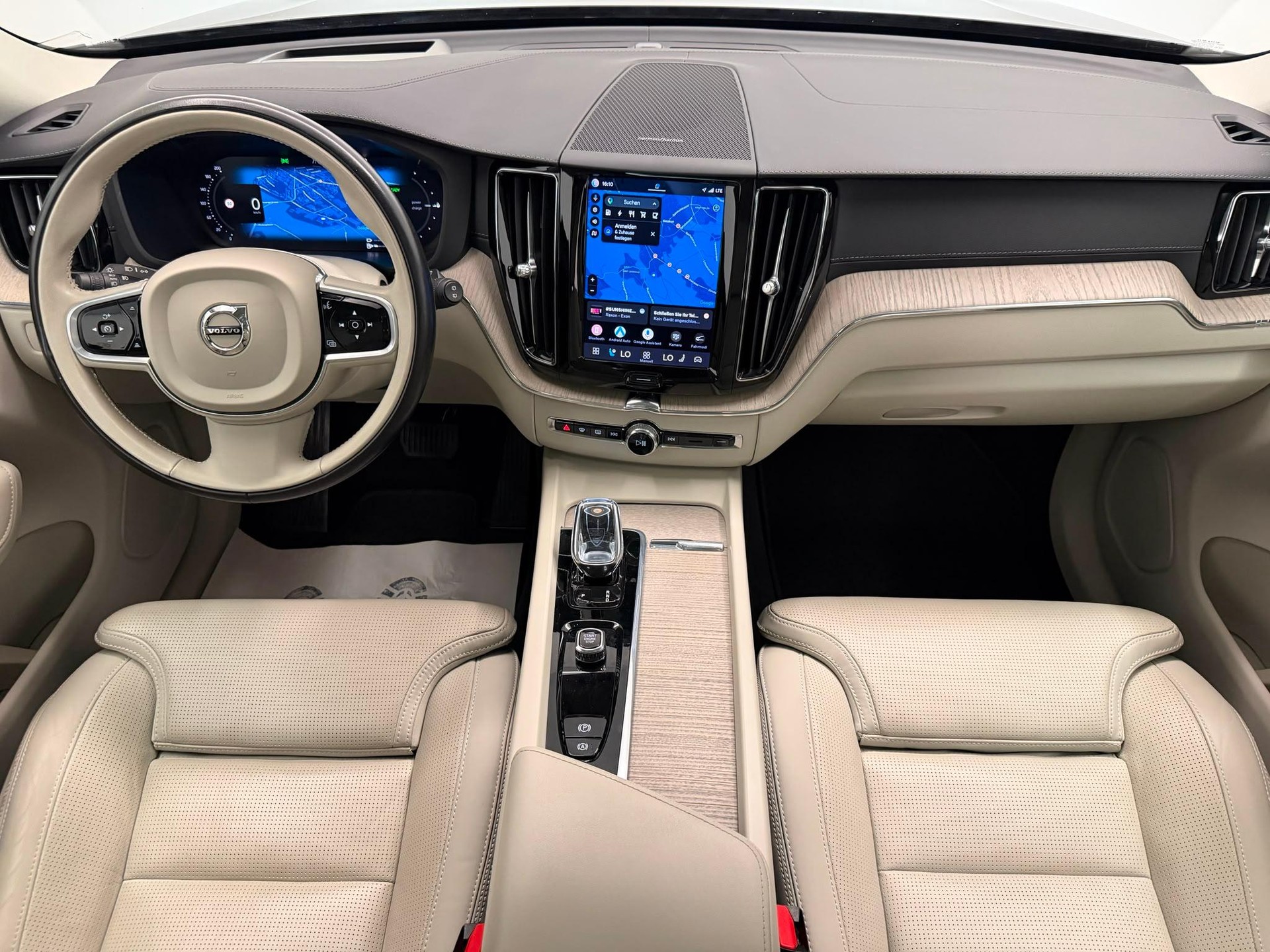 VOLVO XC60 2.0 T6 TE Inscription eAWD-image-15