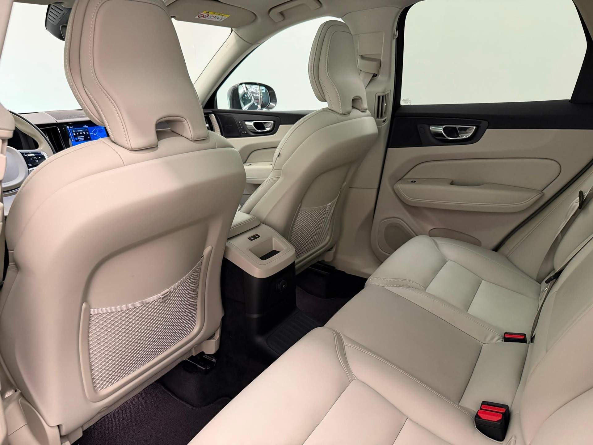 VOLVO XC60 2.0 T6 TE Inscription eAWD-image-10