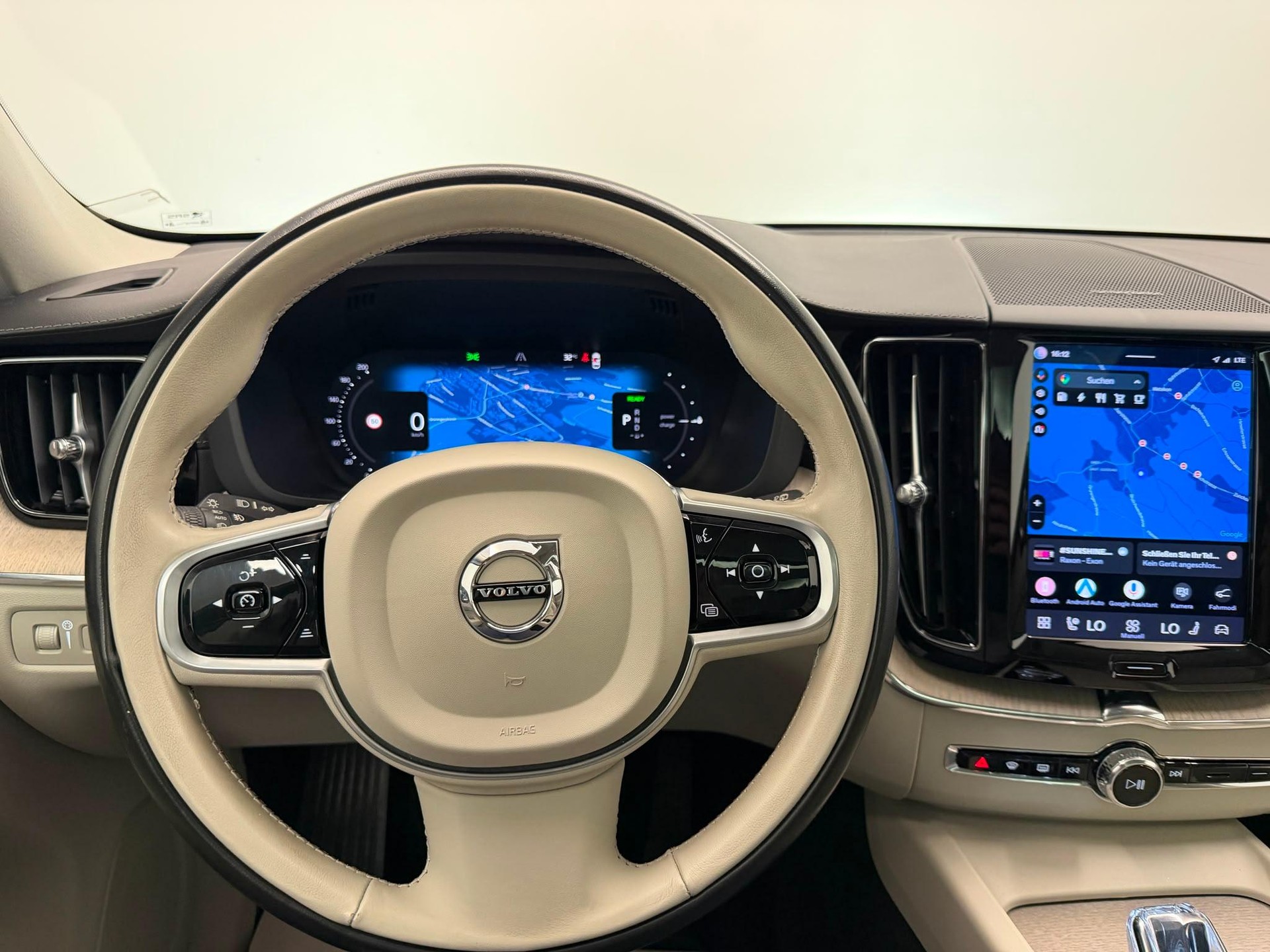 VOLVO XC60 2.0 T6 TE Inscription eAWD-image-18