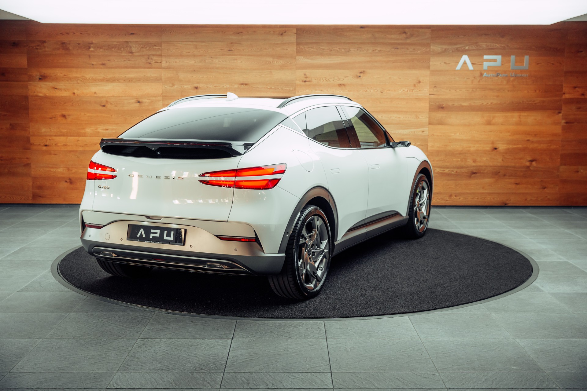GENESIS GV60 77.4 kWh Sport Plus AWD-showroom-element-1