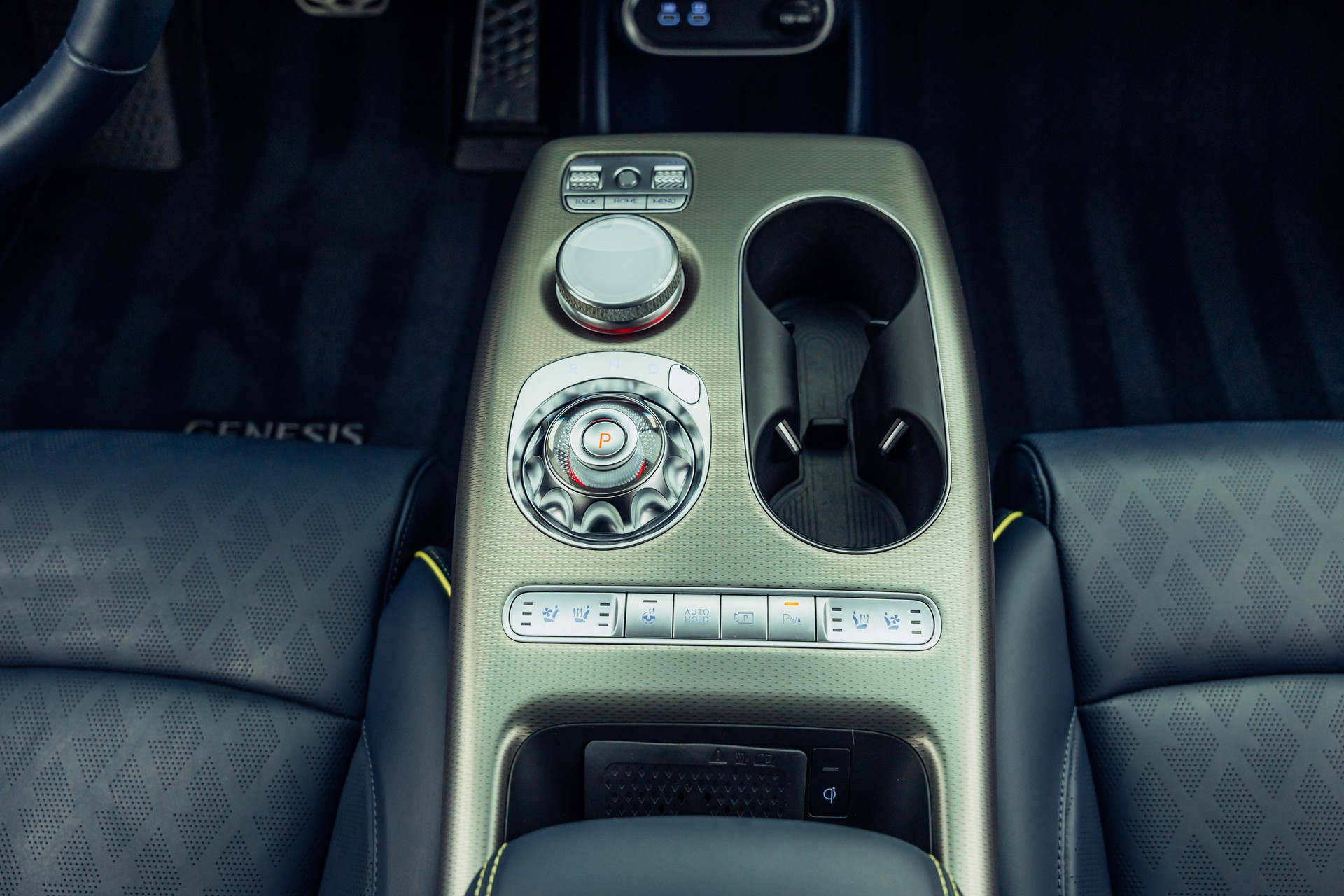 GENESIS GV60 77.4 kWh Sport Plus AWD-image-14