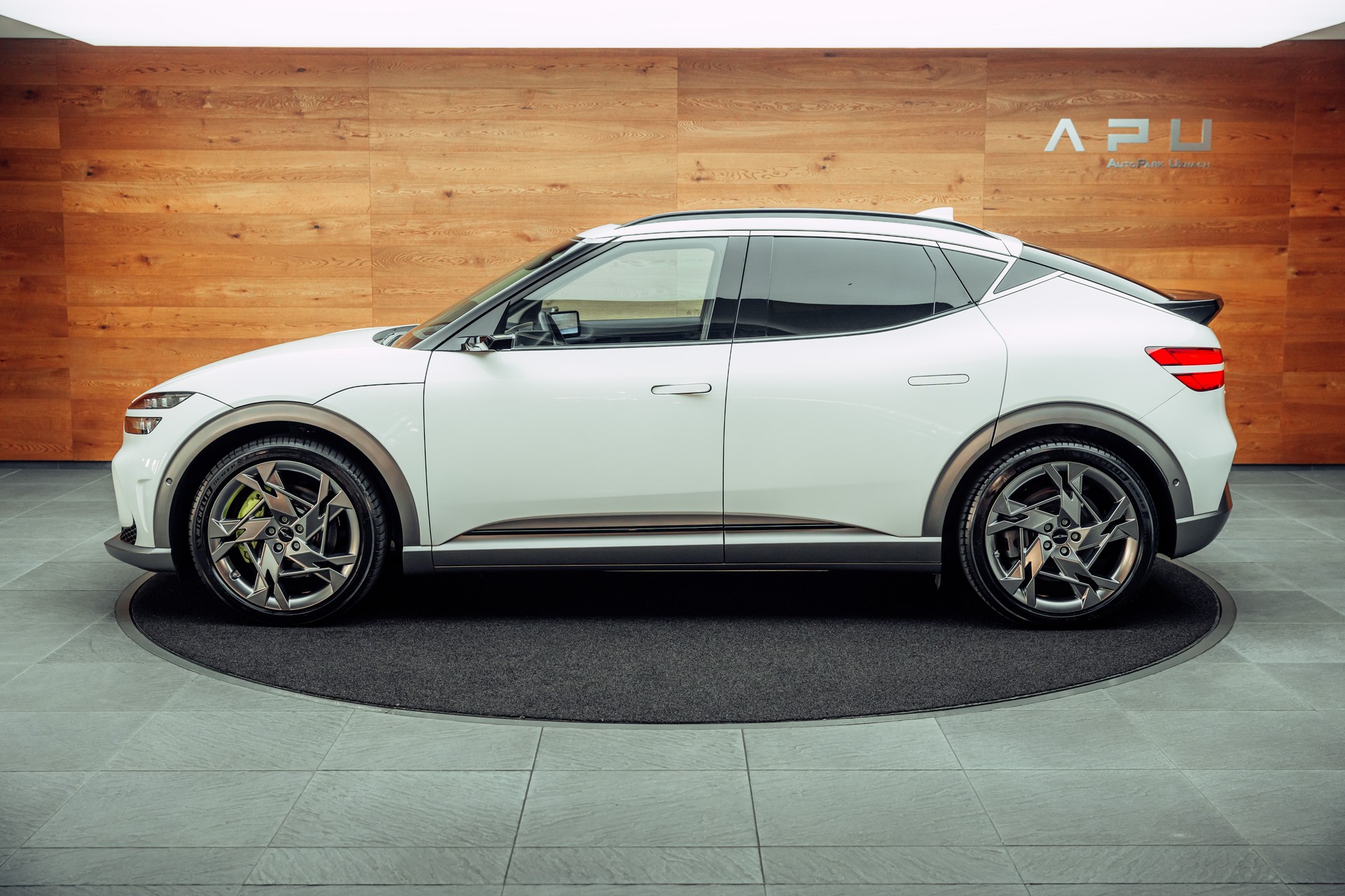 GENESIS GV60 77.4 kWh Sport Plus AWD-image-9
