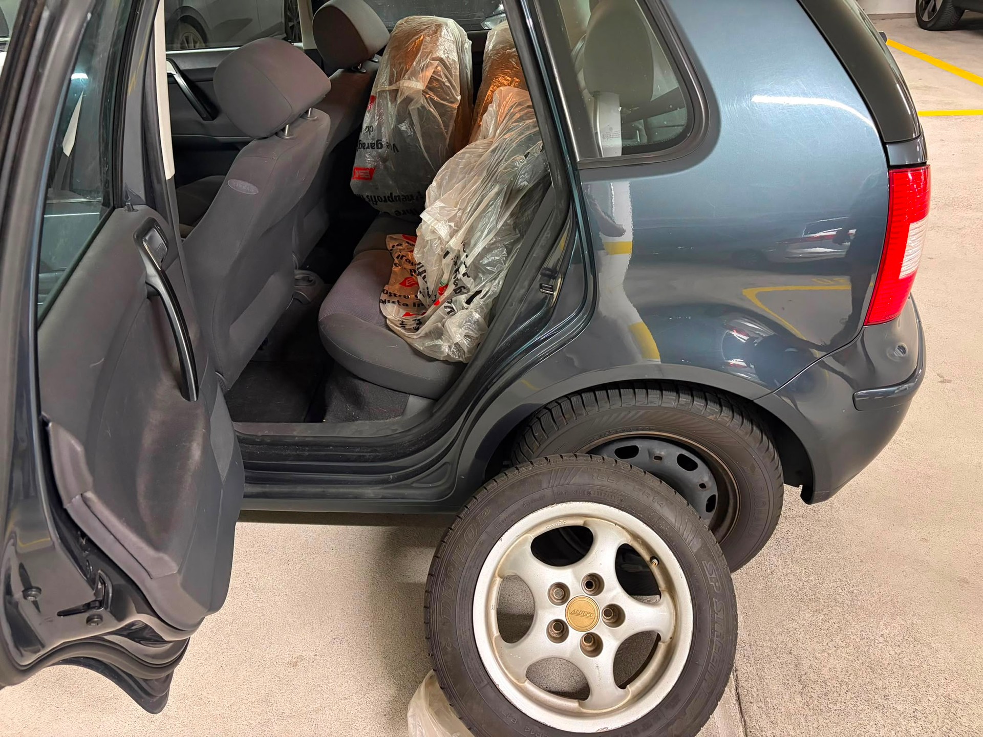 VW 1.4 16V 75 Comfortline-image-5