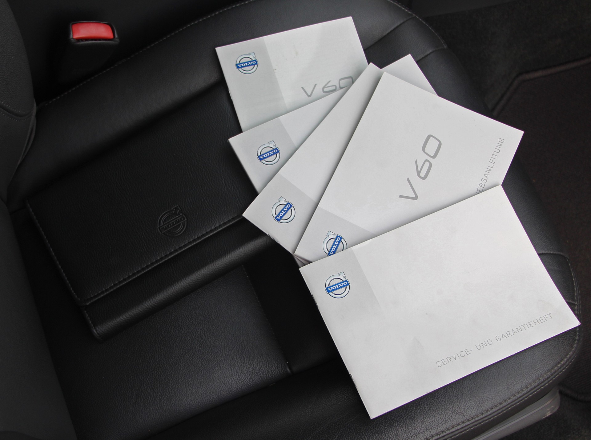 VOLVO V60 D4 AWD Husky Edition Geartronic-image-15