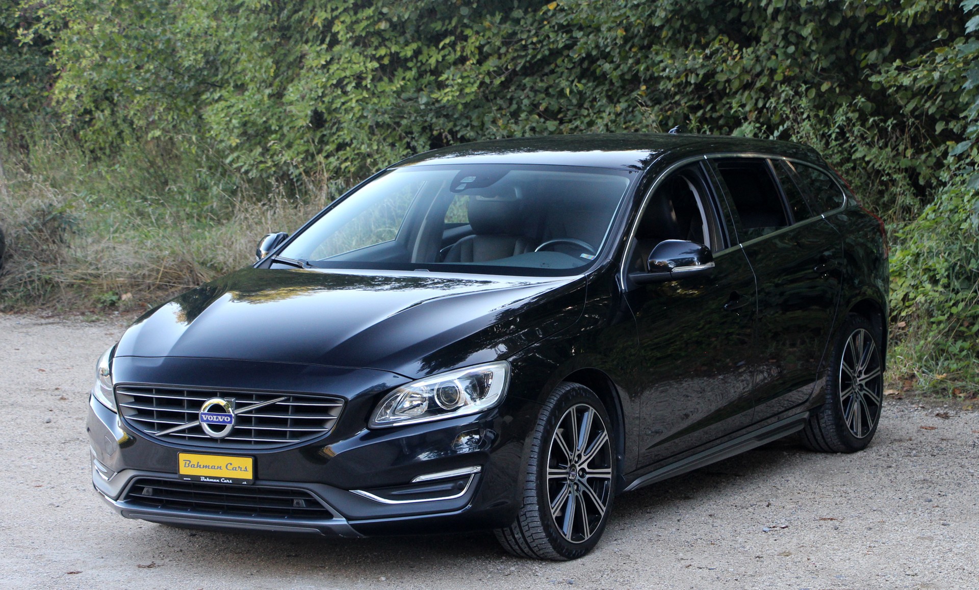 VOLVO V60 D4 AWD Husky Edition Geartronic-image-4