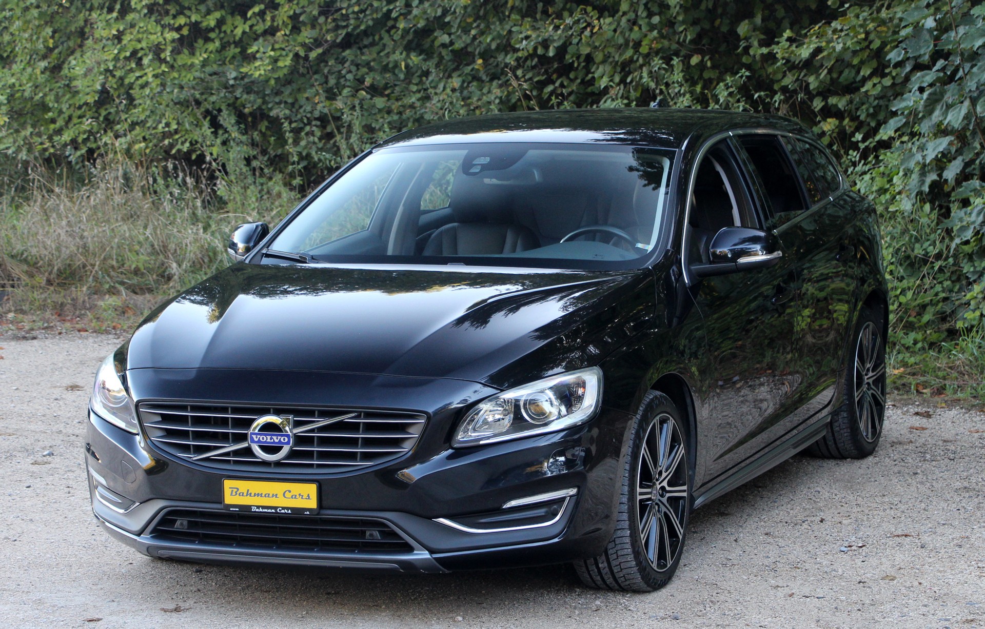 VOLVO V60 D4 AWD Husky Edition Geartronic-image-2