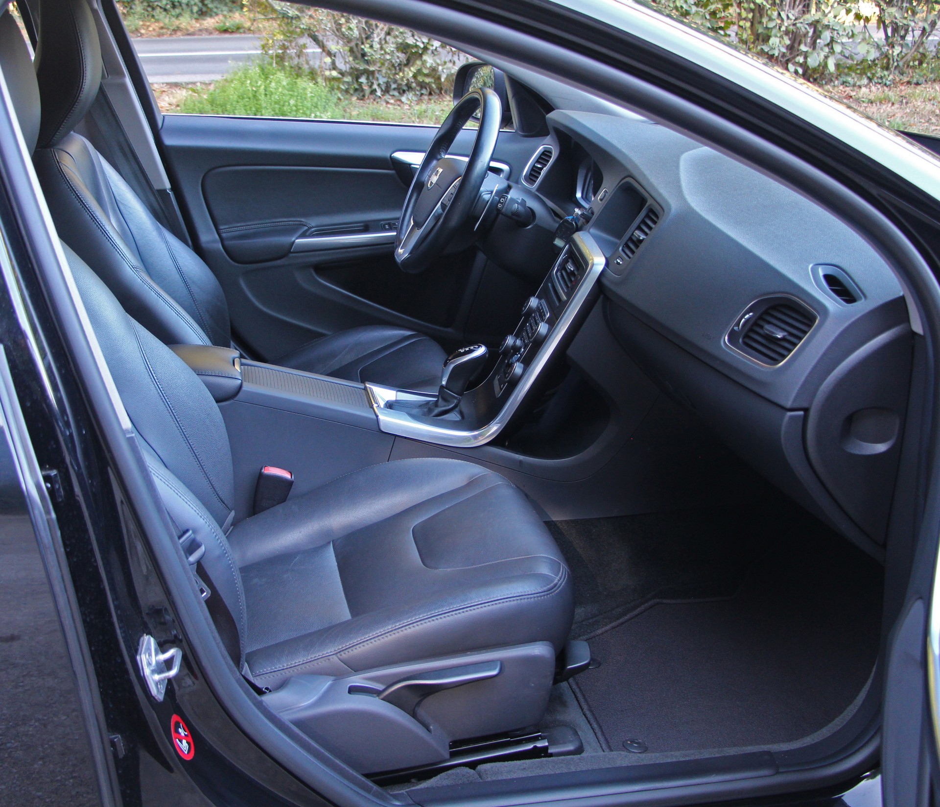 VOLVO V60 D4 AWD Husky Edition Geartronic-image-10