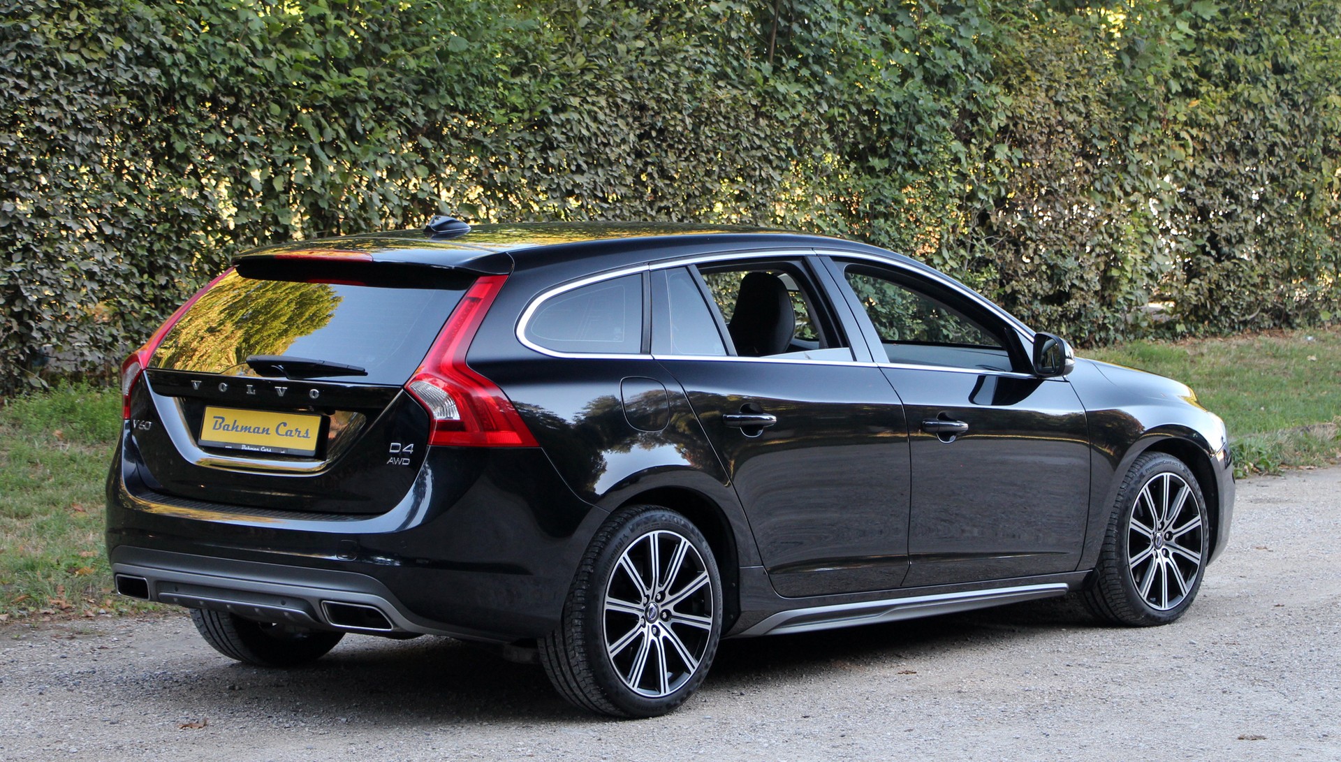 VOLVO V60 D4 AWD Husky Edition Geartronic-image-25