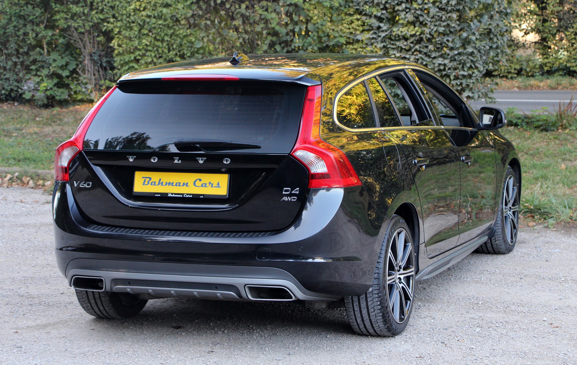 VOLVO V60 D4 AWD Husky Edition Geartronic-image-3