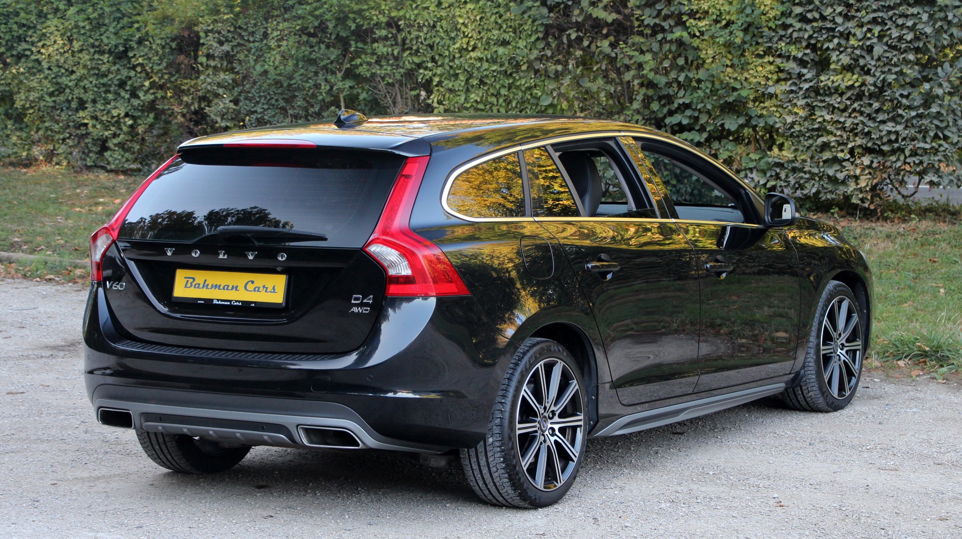 VOLVO V60 D4 AWD Husky Edition Geartronic-image-5
