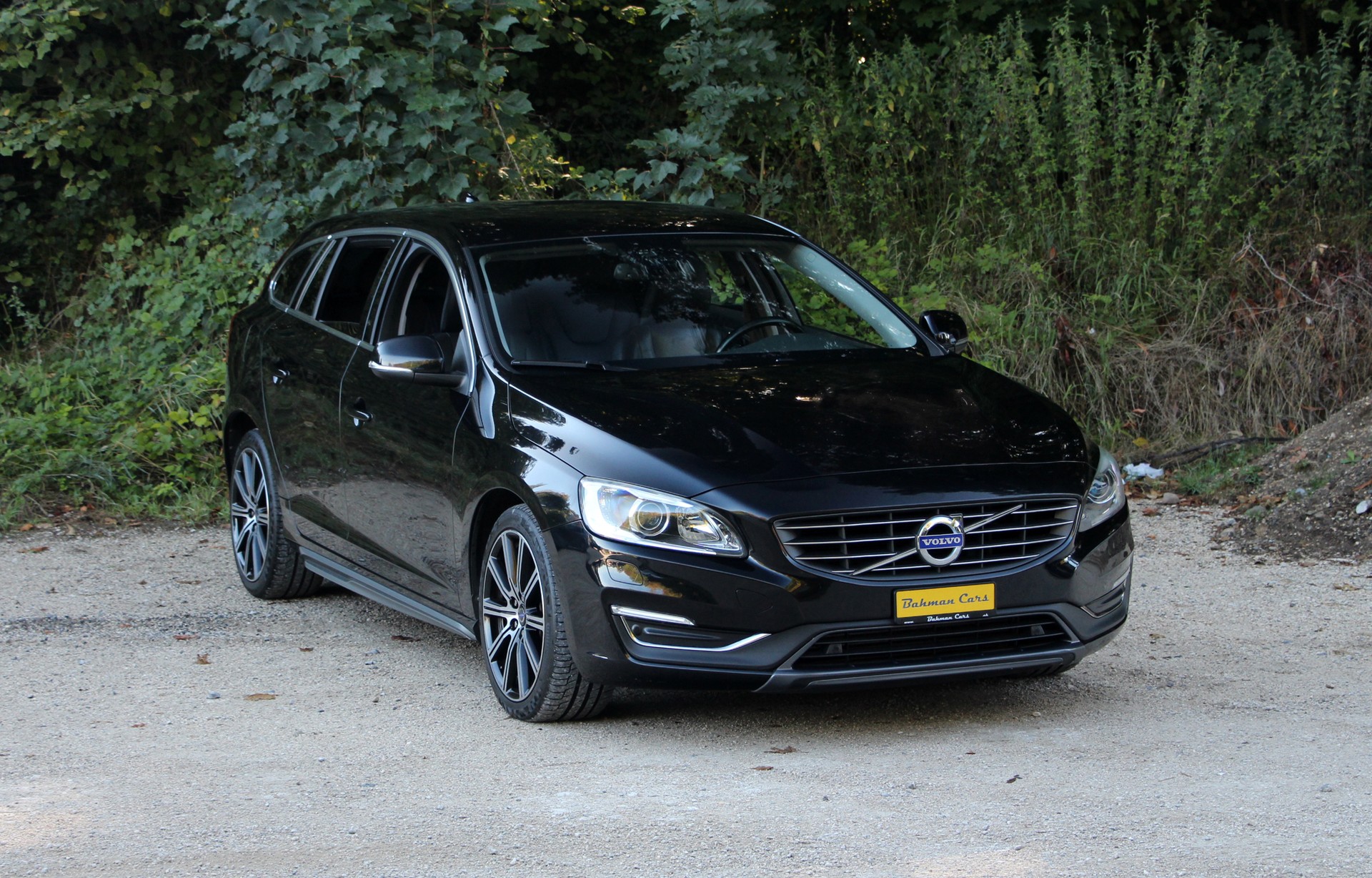 VOLVO V60 D4 AWD Husky Edition Geartronic-image-0