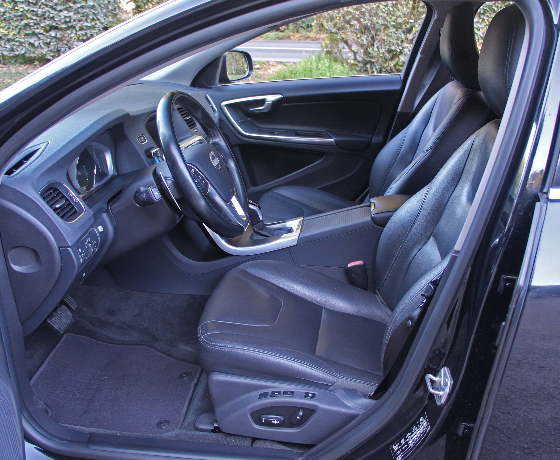 VOLVO V60 D4 AWD Husky Edition Geartronic-image-7