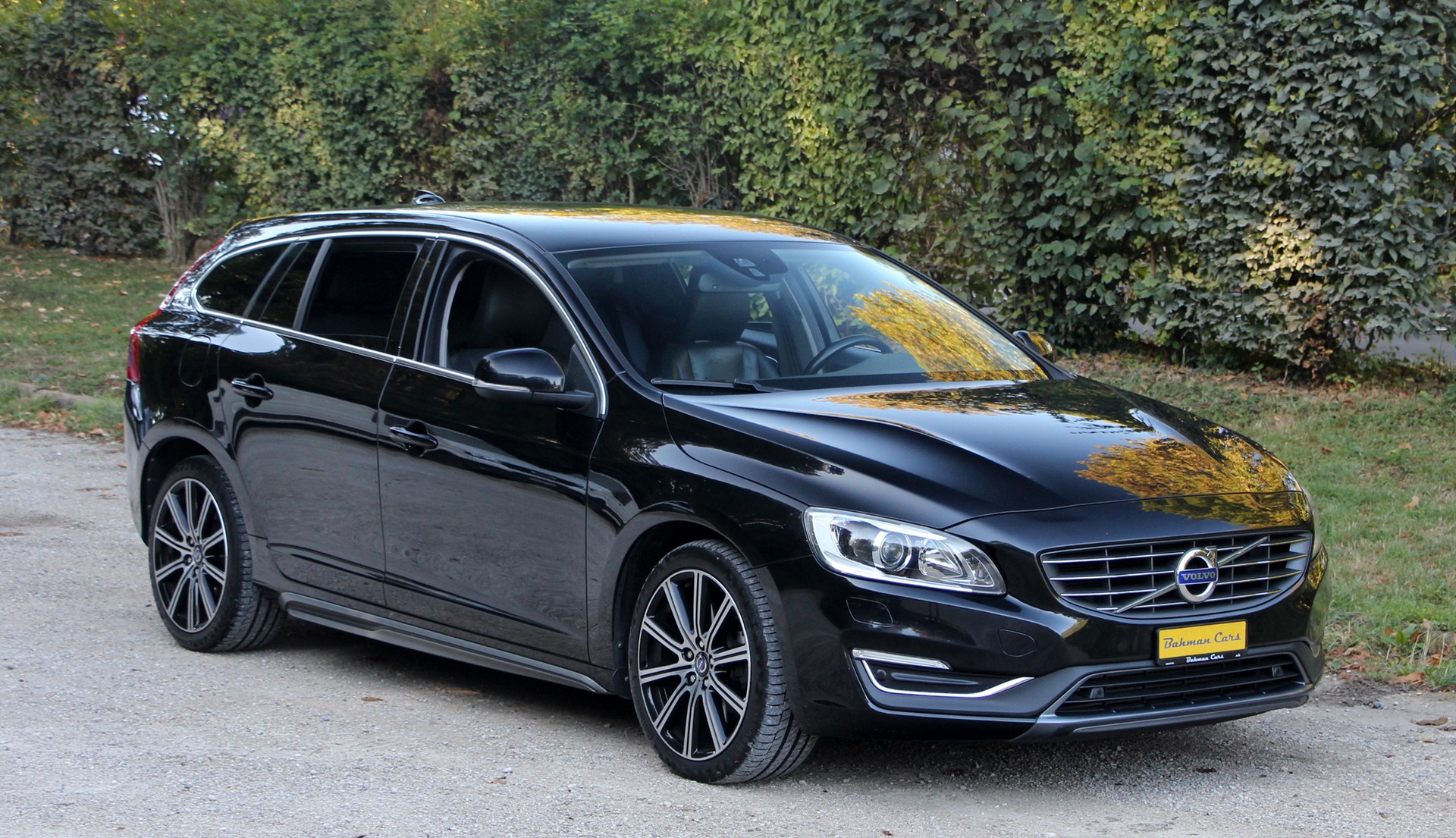 VOLVO V60 D4 AWD Husky Edition Geartronic-image-27