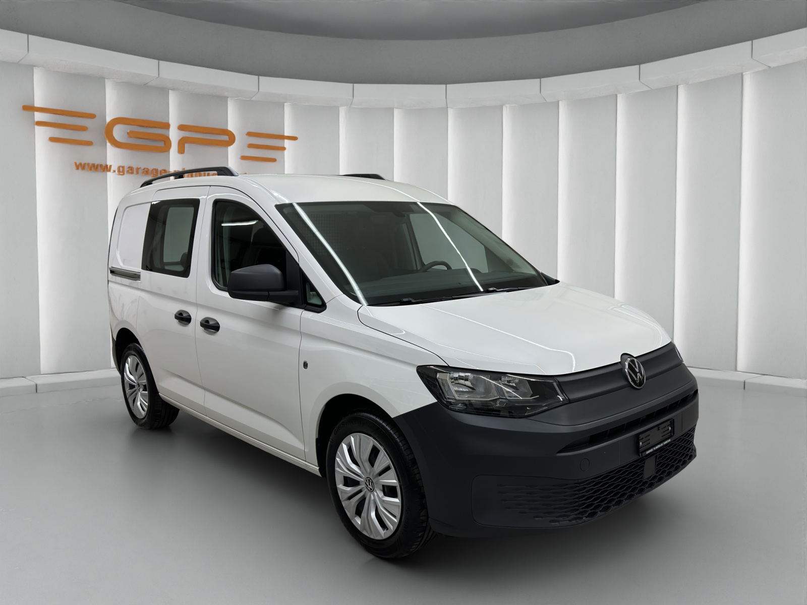 VW Caddy 2.0 TDI Cargo 4Motion-image-2