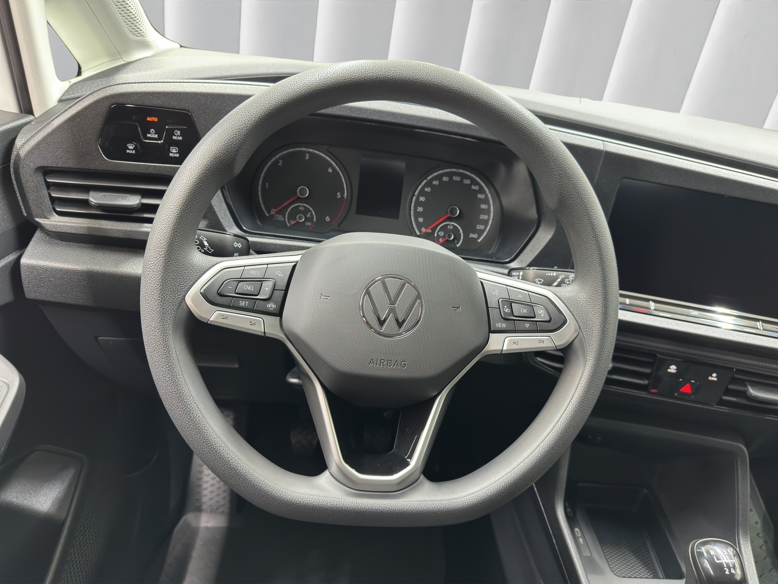 VW Caddy 2.0 TDI Cargo 4Motion-image-7