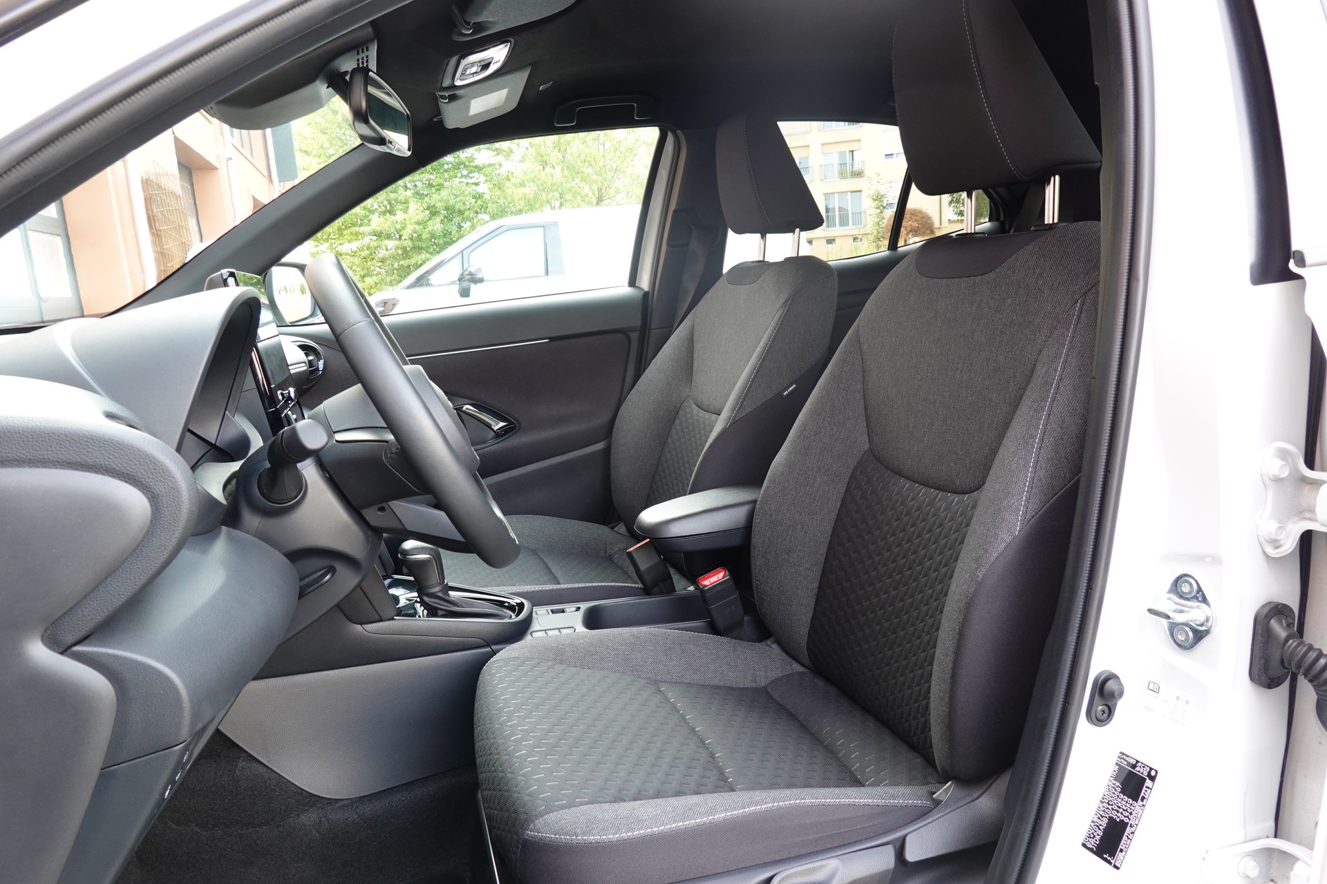 TOYOTA Yaris Cross 1.5 Trend e-CVT "* Garantie 10ans/185'000Kms * Sièges chauffants * Caméra de recul * Tempomat Adaptatif *"-image-22