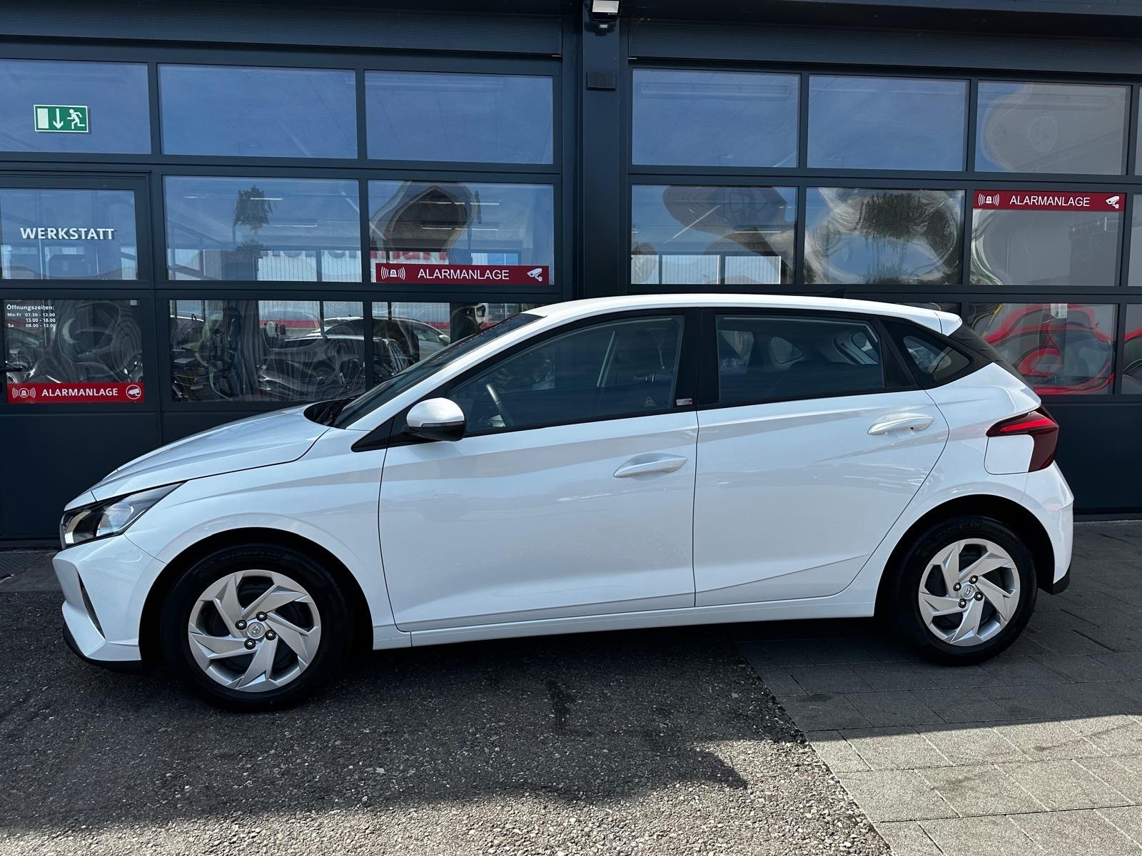 HYUNDAI i20 1.0 T-GDi Amplia DCT-image-3