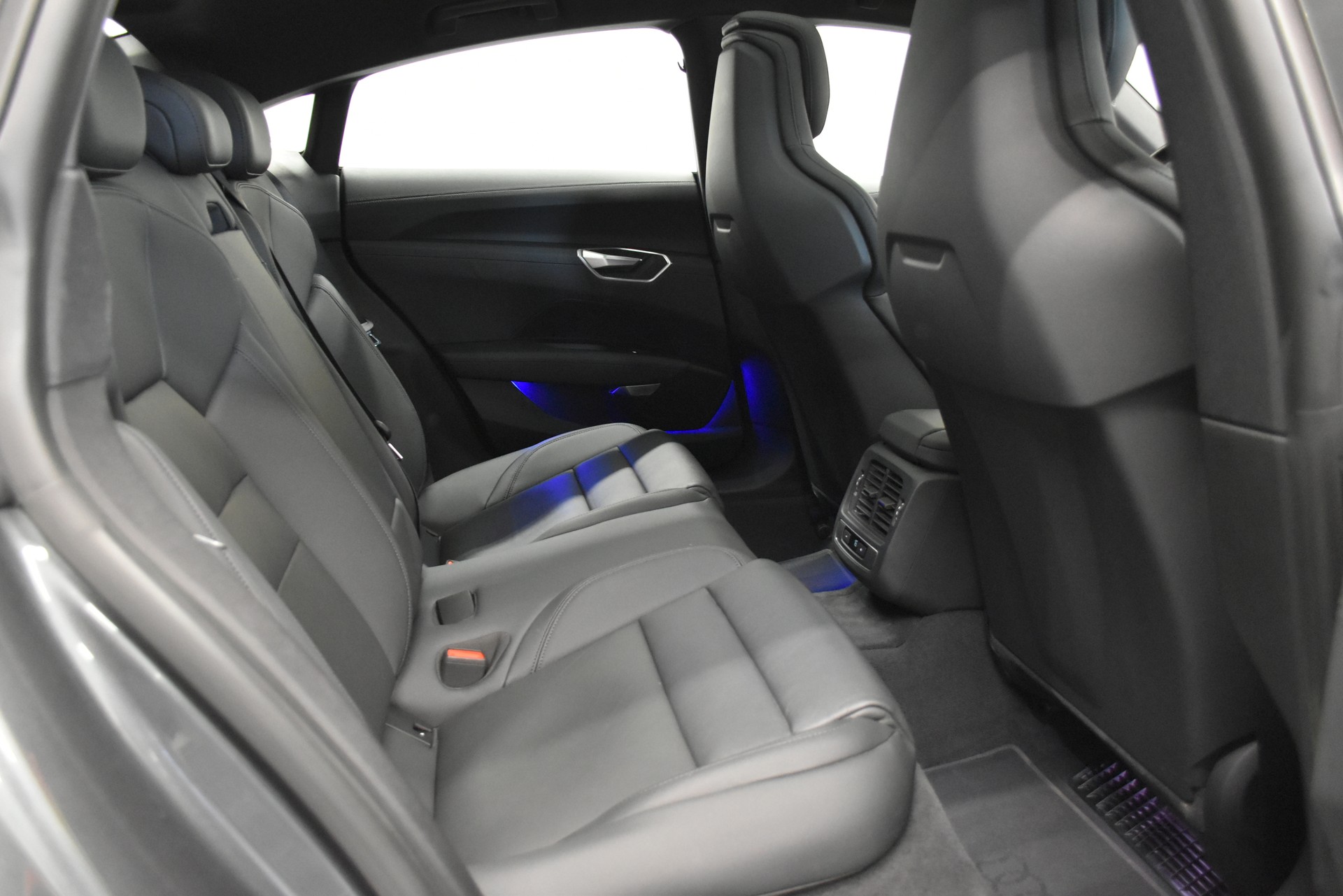 AUDI e-tron GT quattro-image-8