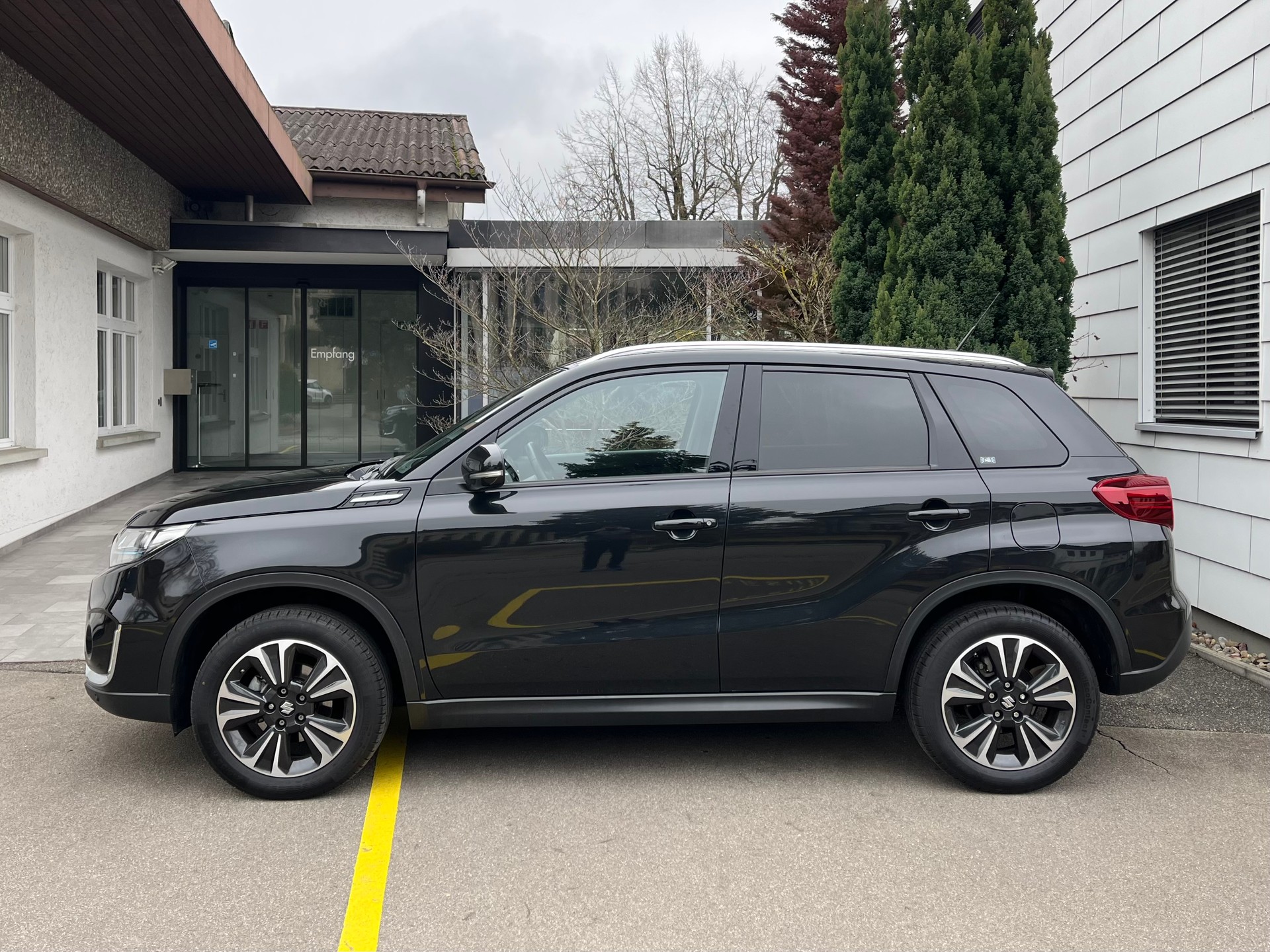 SUZUKI Vitara 1.4 4x4 Boosterjet Compact Top Automatic Allgrip *Vollausstattung*aus 1. Hand*Garantie*-image-4