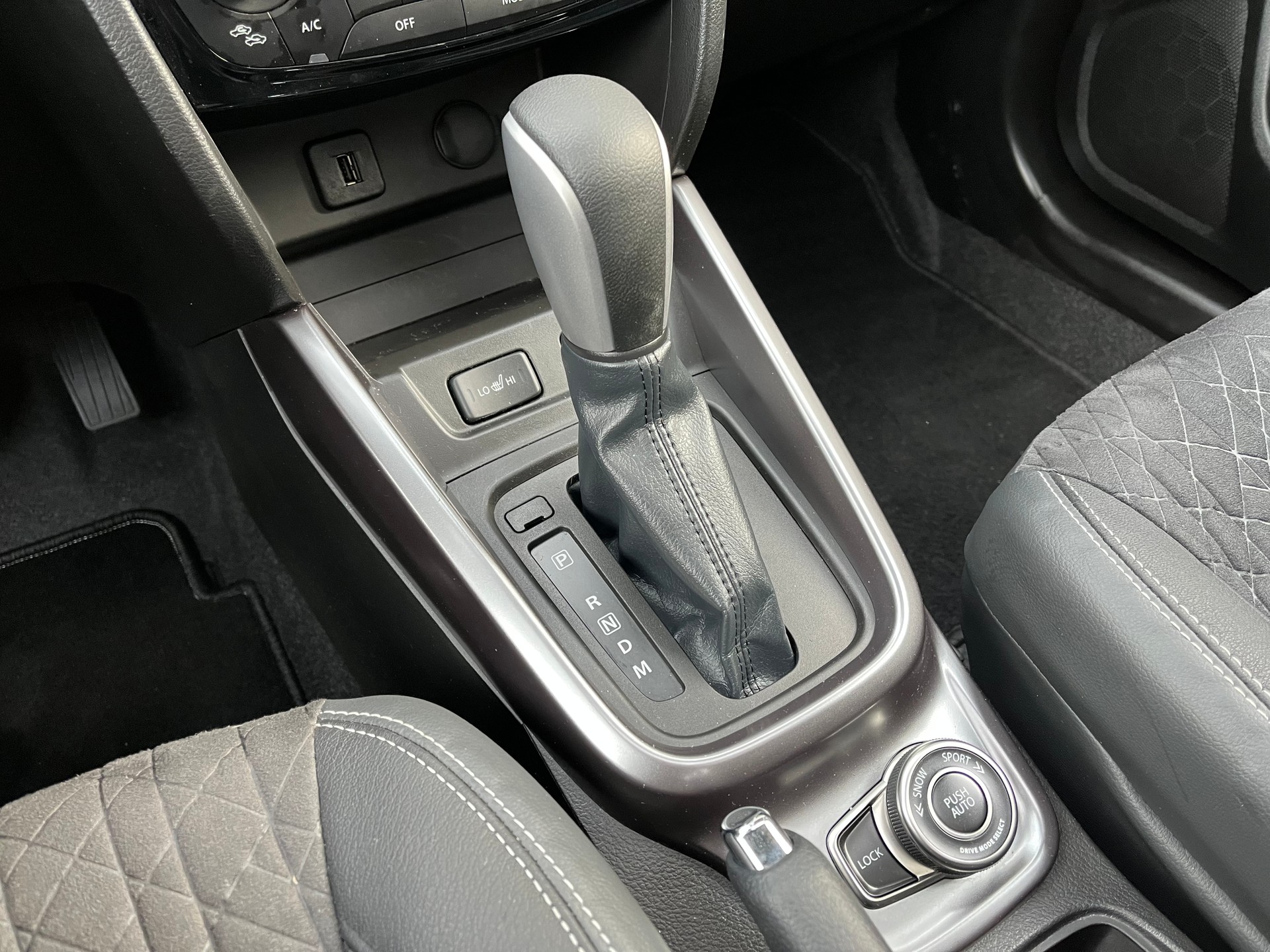 SUZUKI Vitara 1.4 4x4 Boosterjet Compact Top Automatic Allgrip *Vollausstattung*aus 1. Hand*Garantie*-image-8