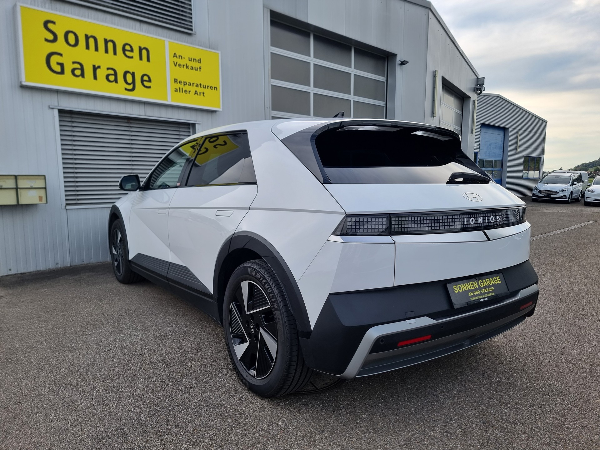 HYUNDAI Ioniq 5 84 kWh Amplia 2WD-image-12