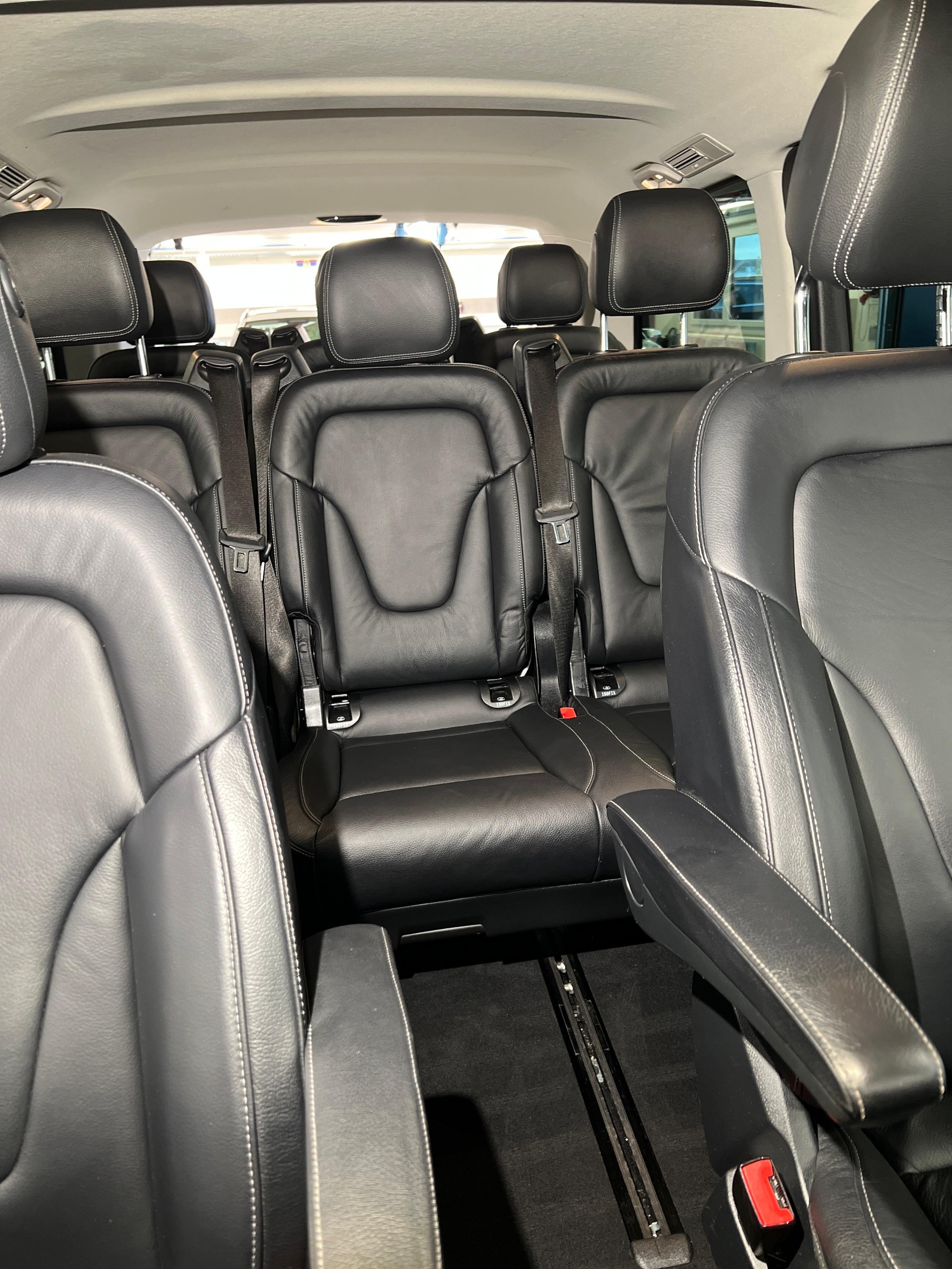 MERCEDES-BENZ V 250 d lang 4Matic 9G-Tronic-image-11