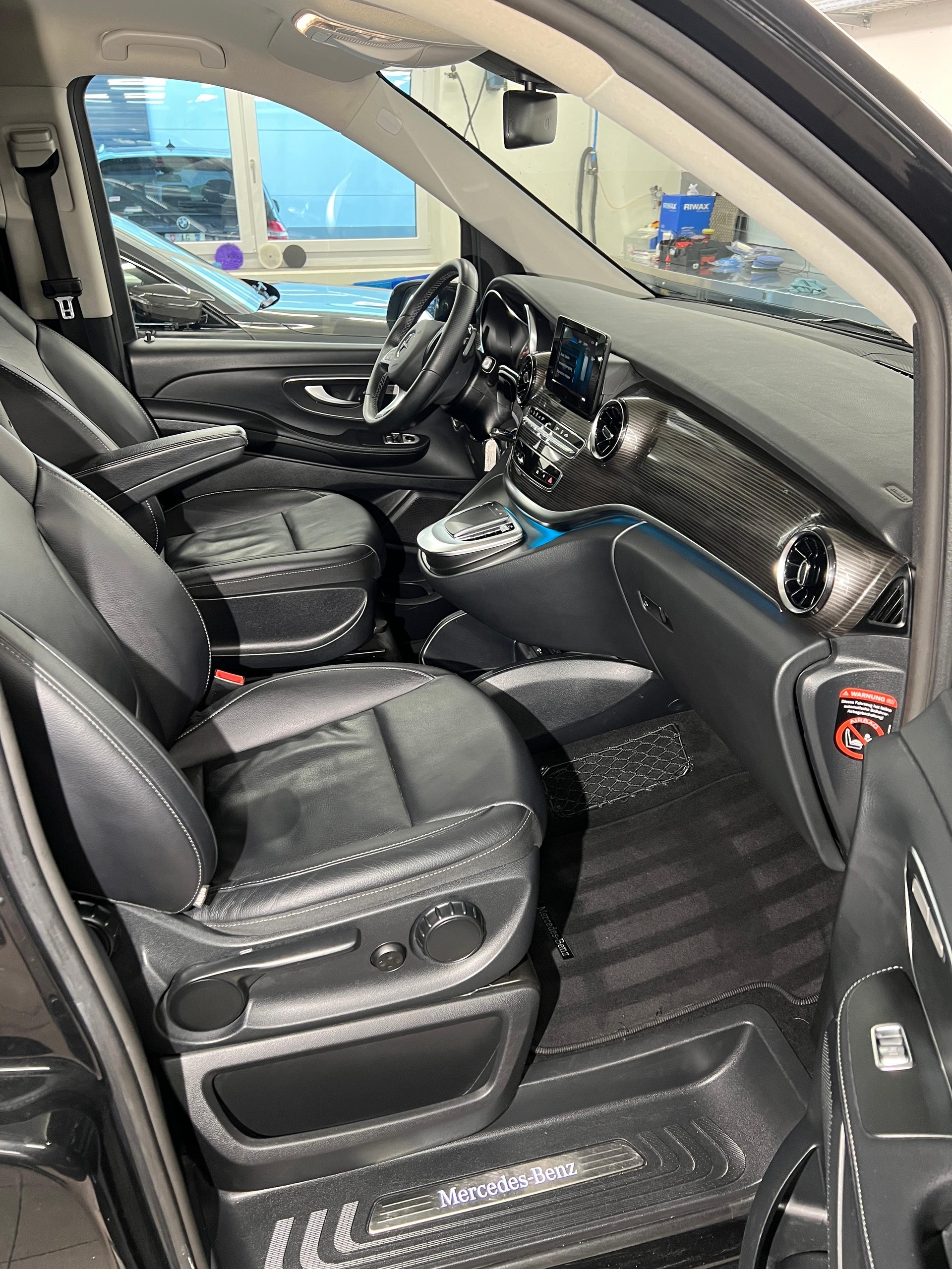 MERCEDES-BENZ V 250 d lang 4Matic 9G-Tronic-image-10