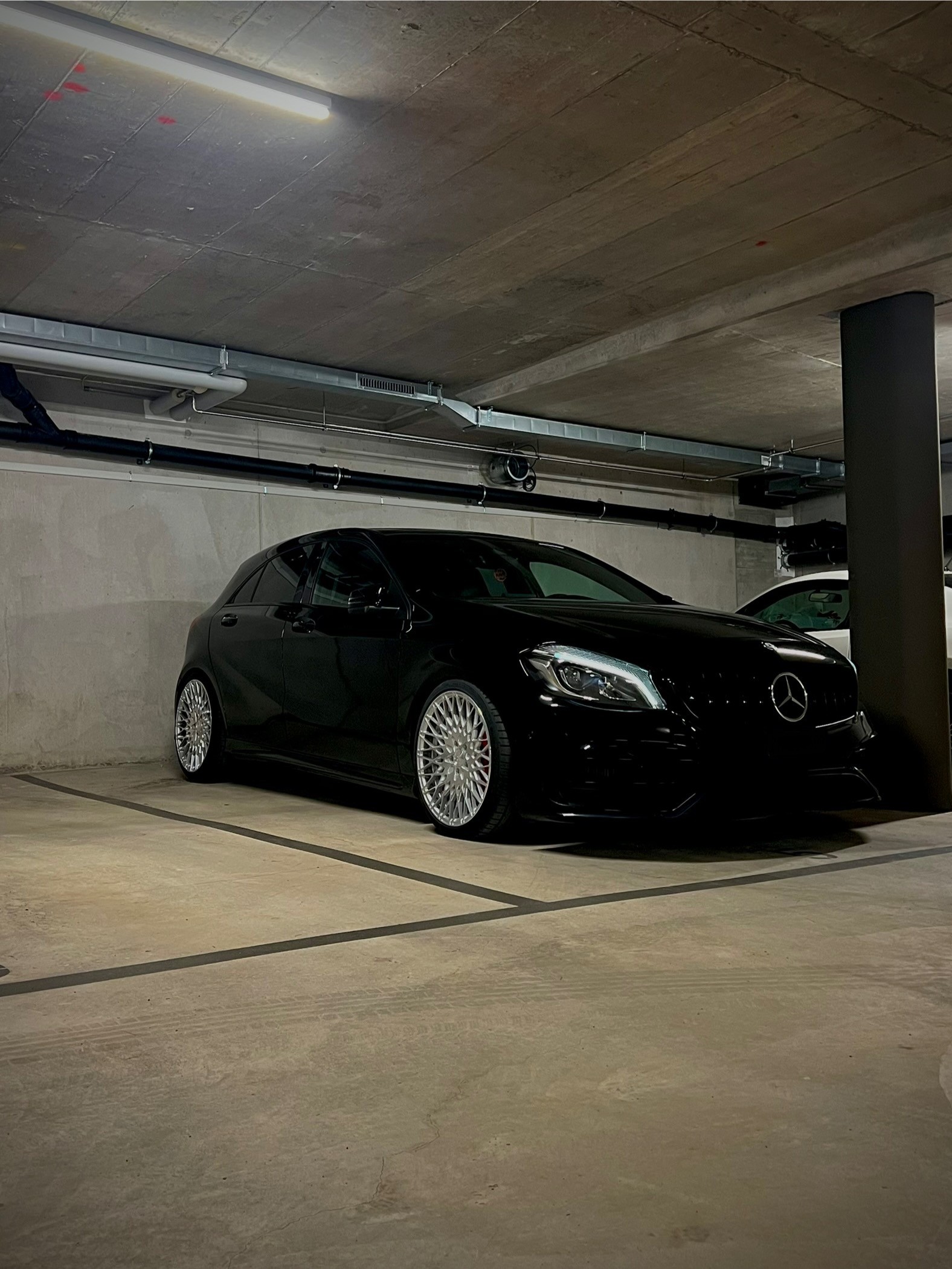 MERCEDES-BENZ A 45 AMG 4m-image-1