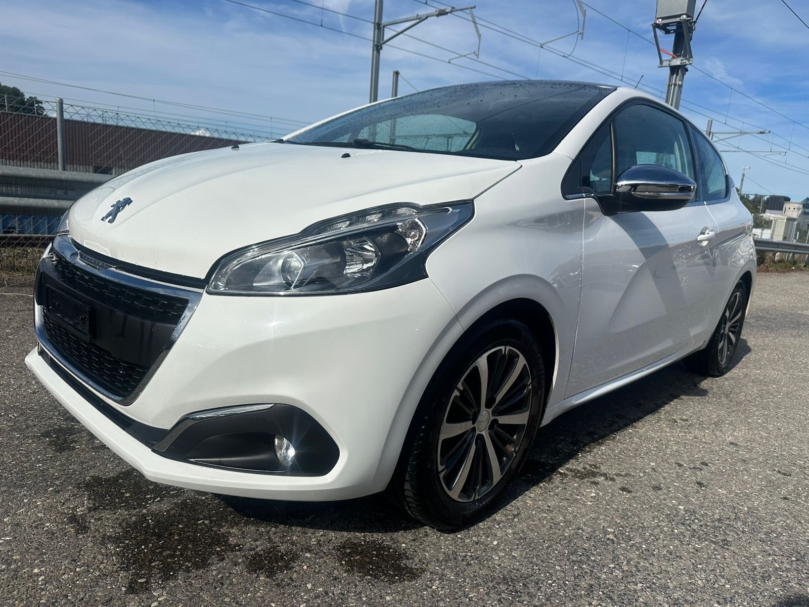 PEUGEOT 208 1.2 PureTech Active-image-0