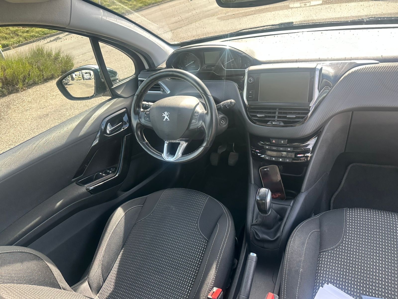 PEUGEOT 208 1.2 PureTech Active-image-7