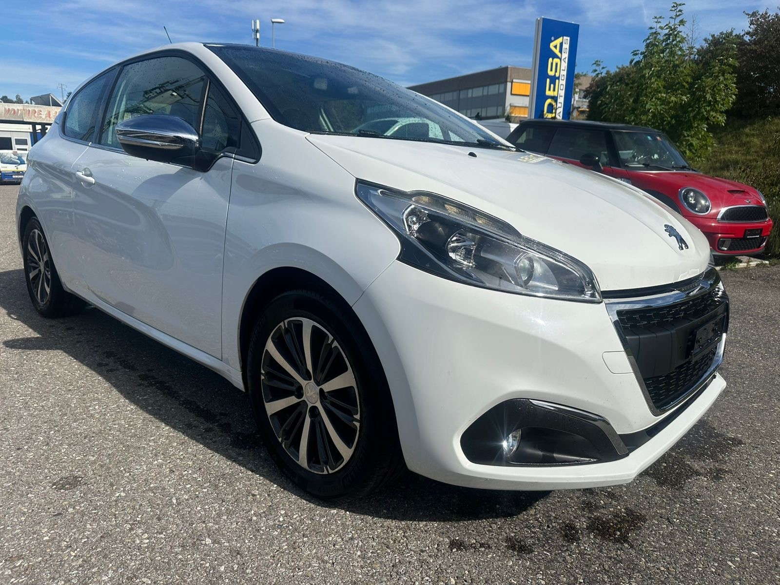 PEUGEOT 208 1.2 PureTech Active-image-1