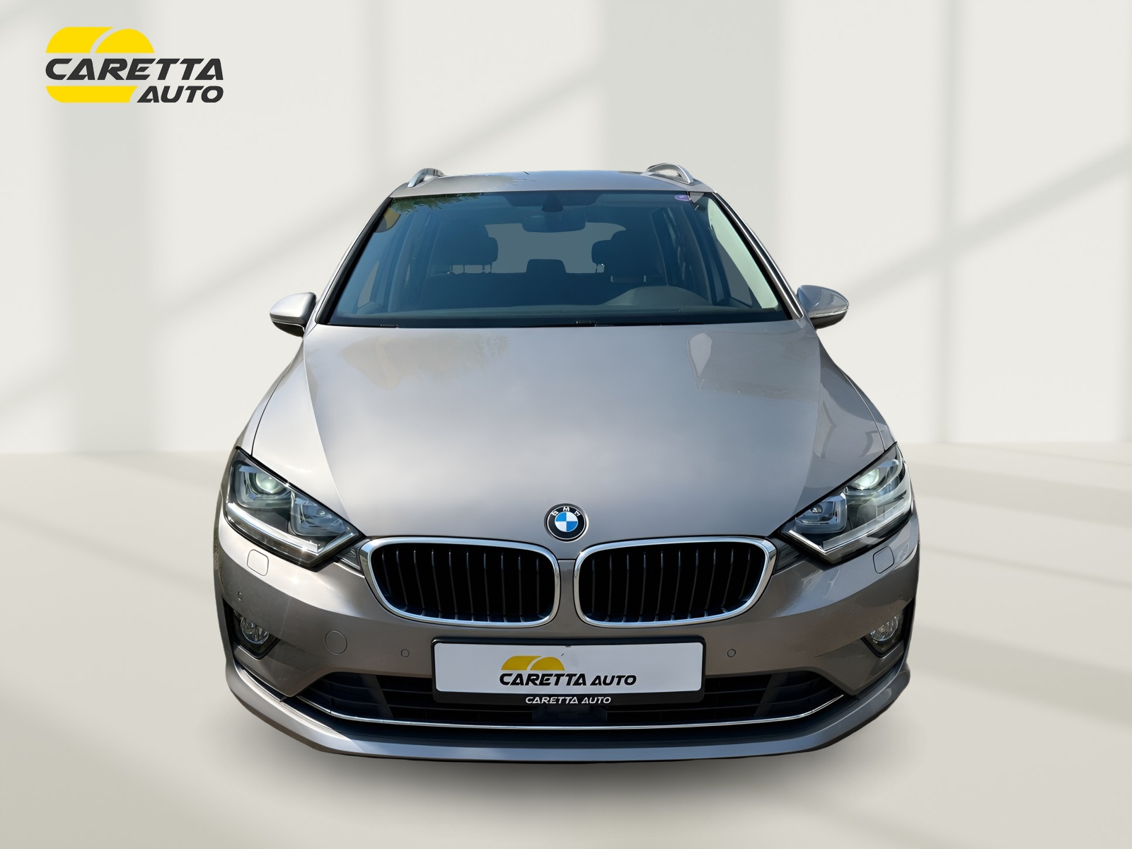 BMW 318d Touring Steptronic-showroom-element-1