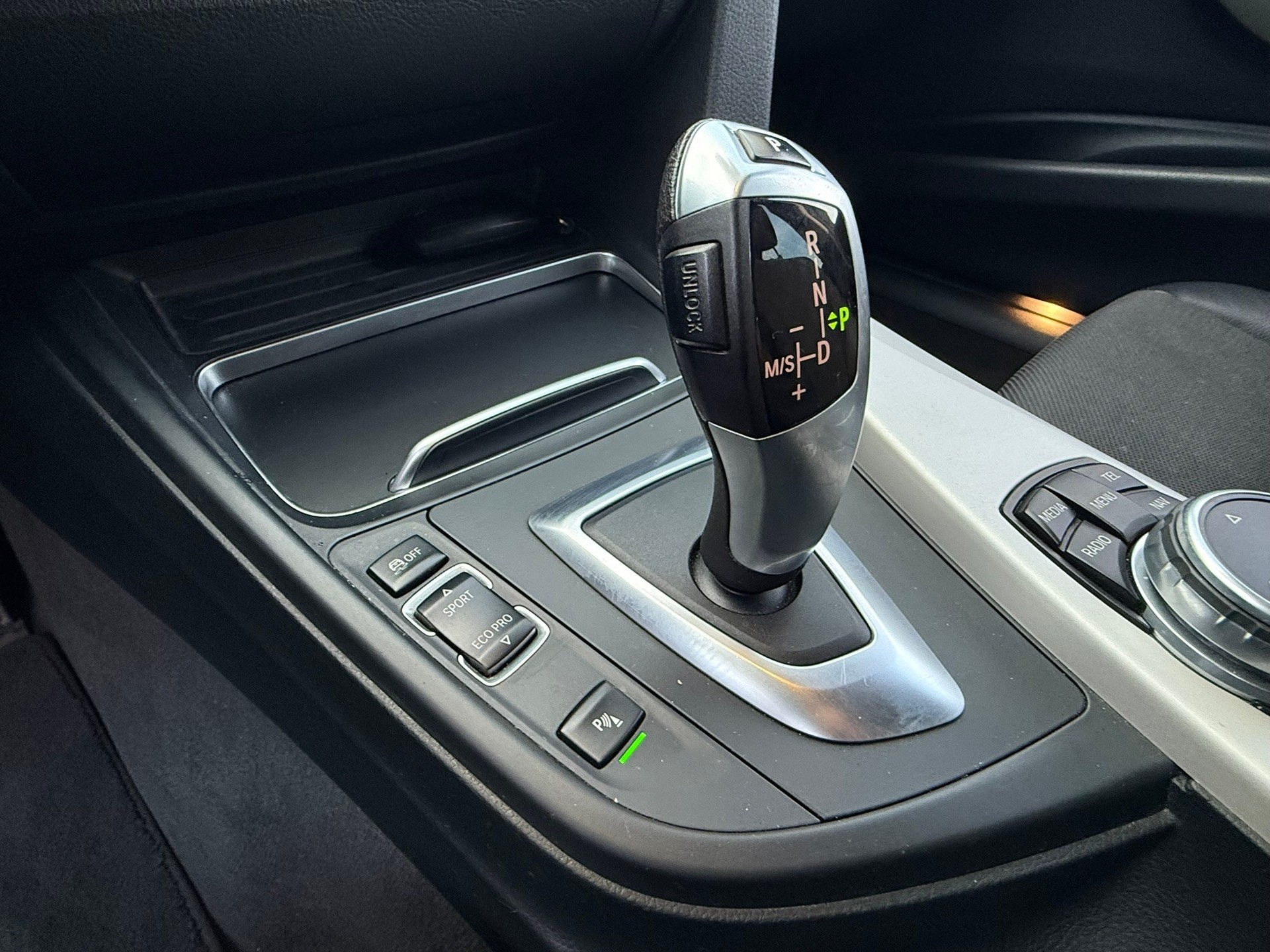 BMW 318d Touring Steptronic-image-16