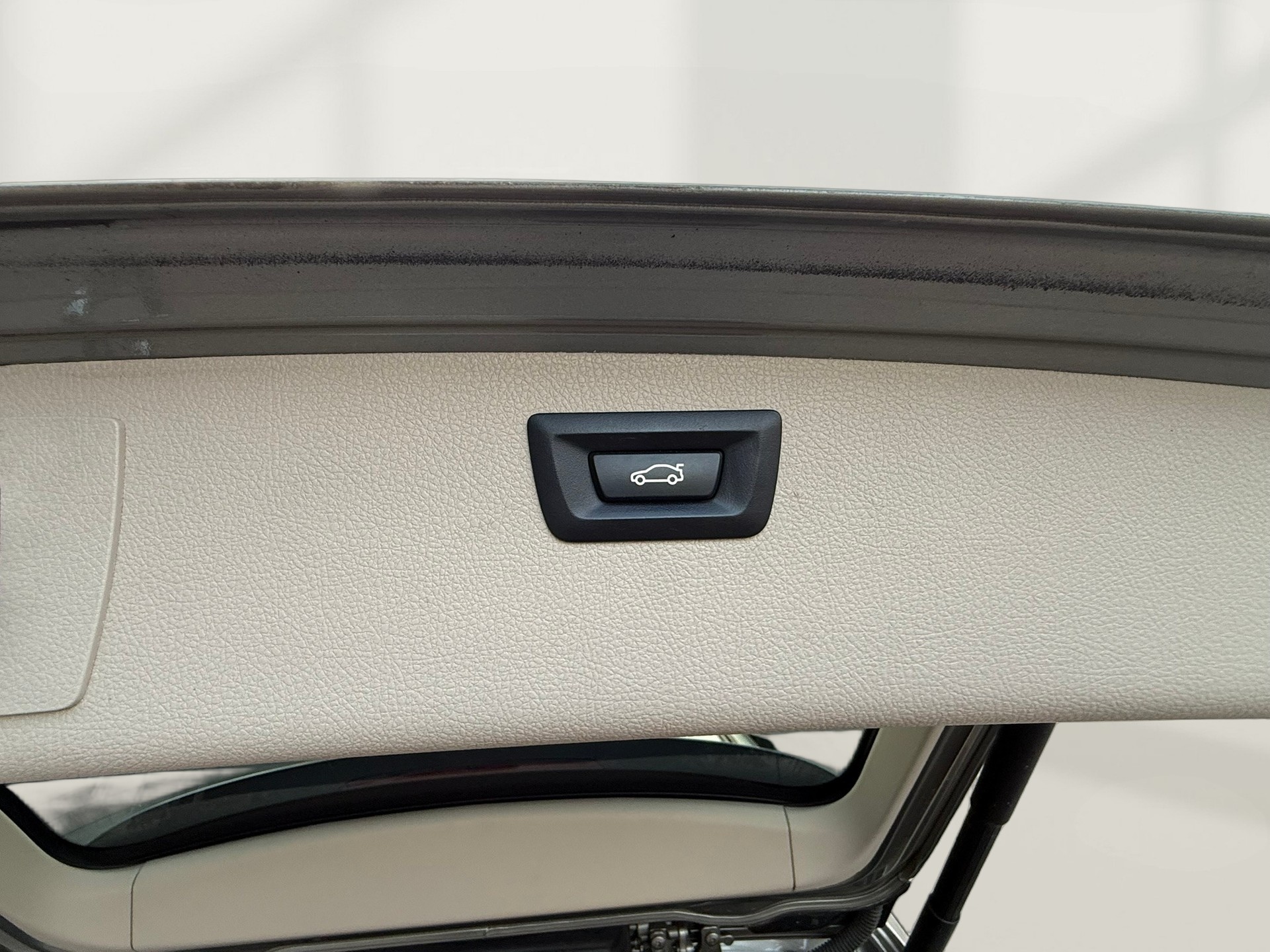 BMW 318d Touring Steptronic-image-19
