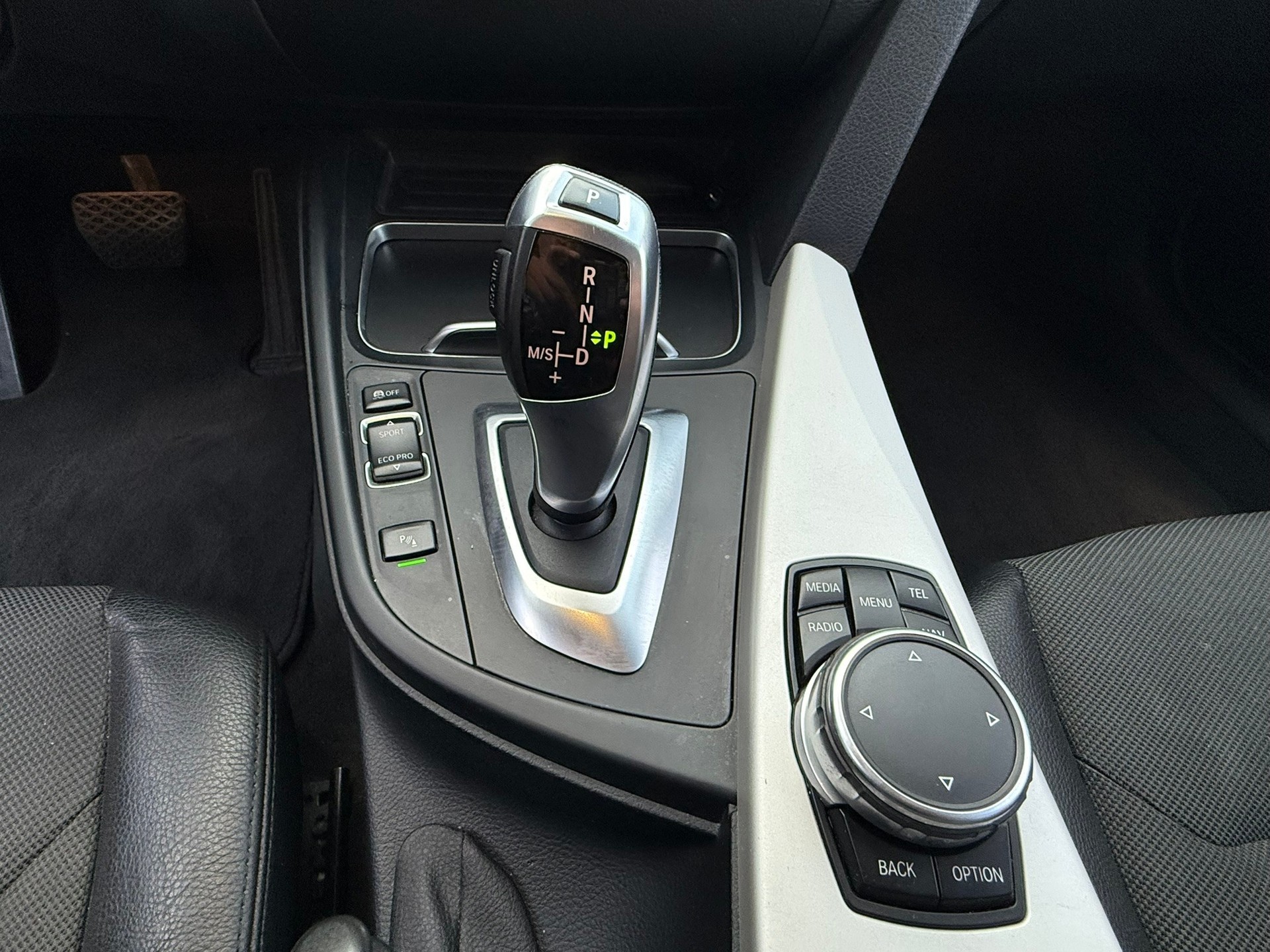 BMW 318d Touring Steptronic-image-15