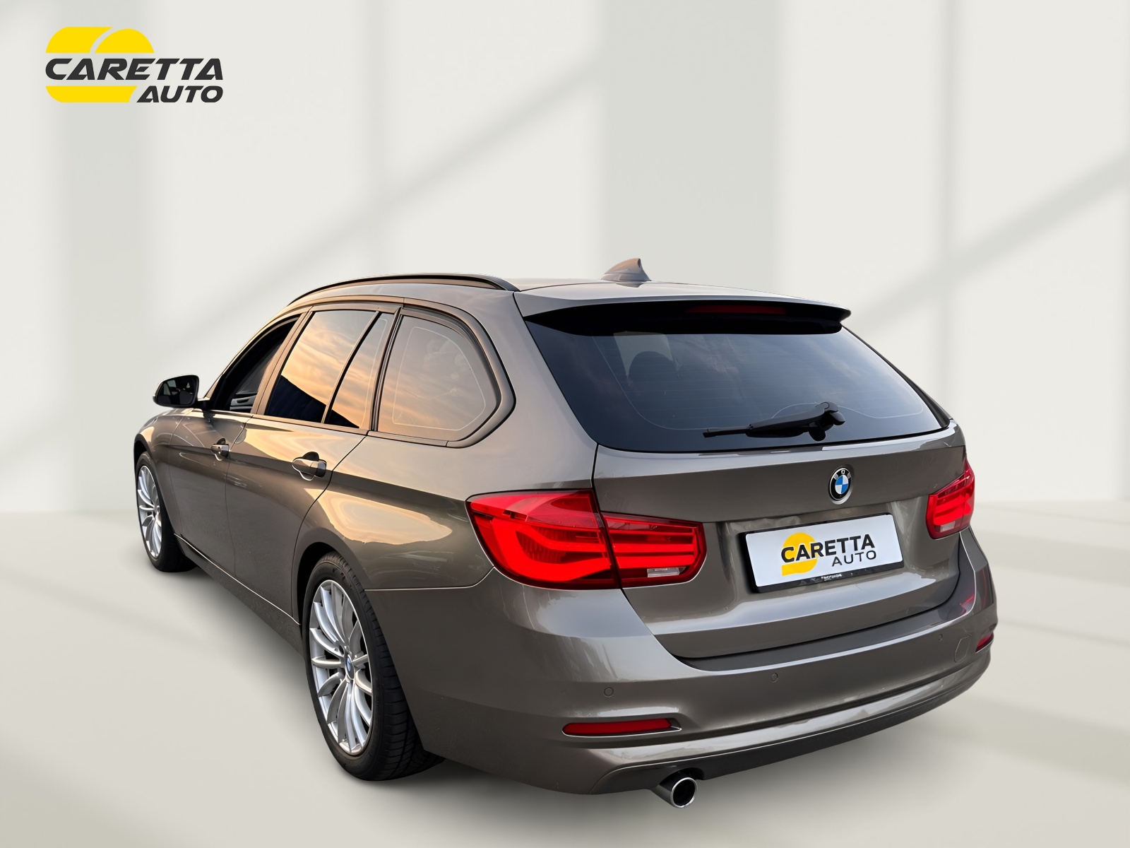 BMW 318d Touring Steptronic-image-4