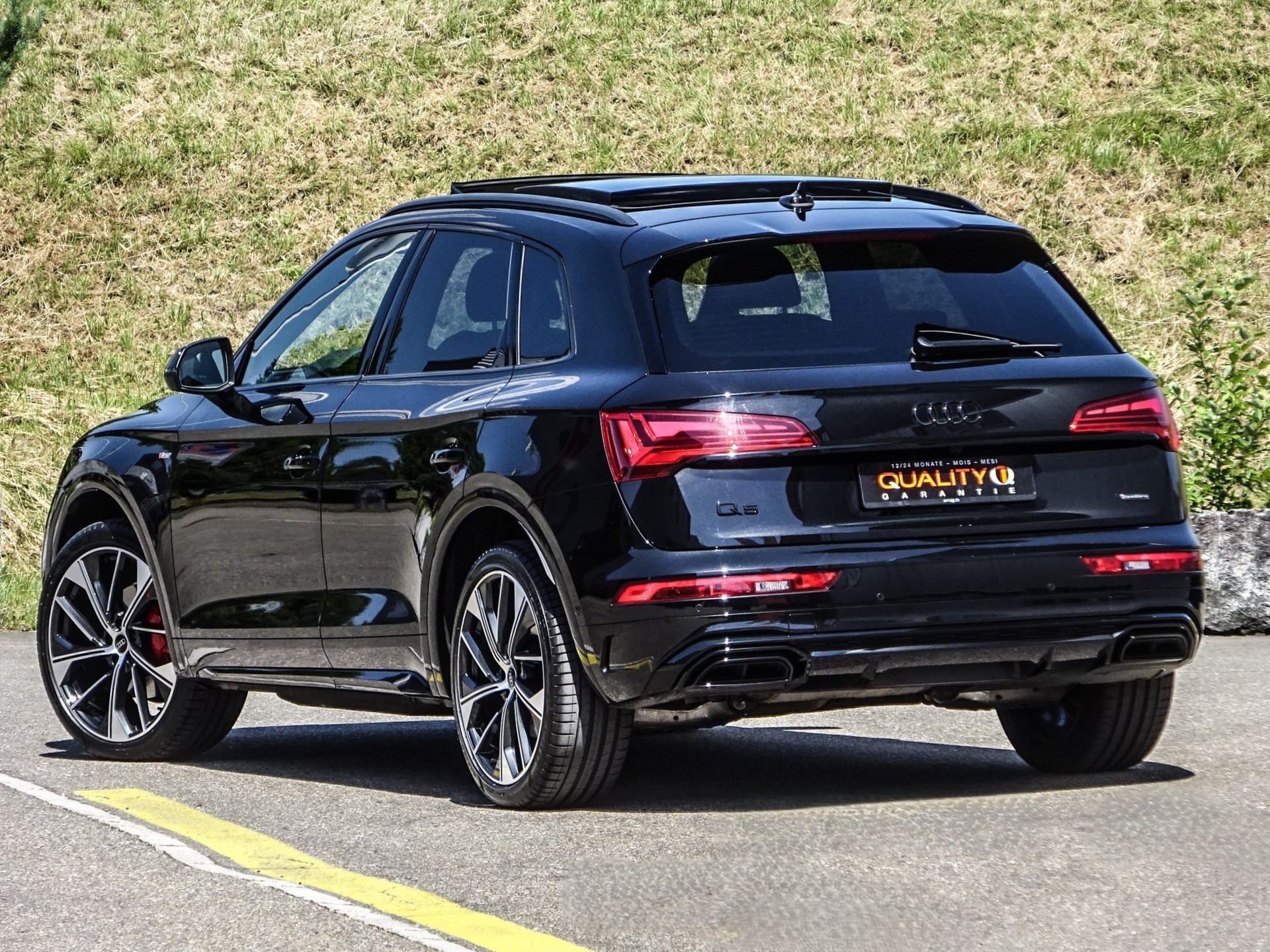 AUDI Q5 40 TDI Black Edition quattro S-tronic // CH-Fahrzeug // Herstellergarantie bis 01.2029 // Top Fahrzeug...-image-3