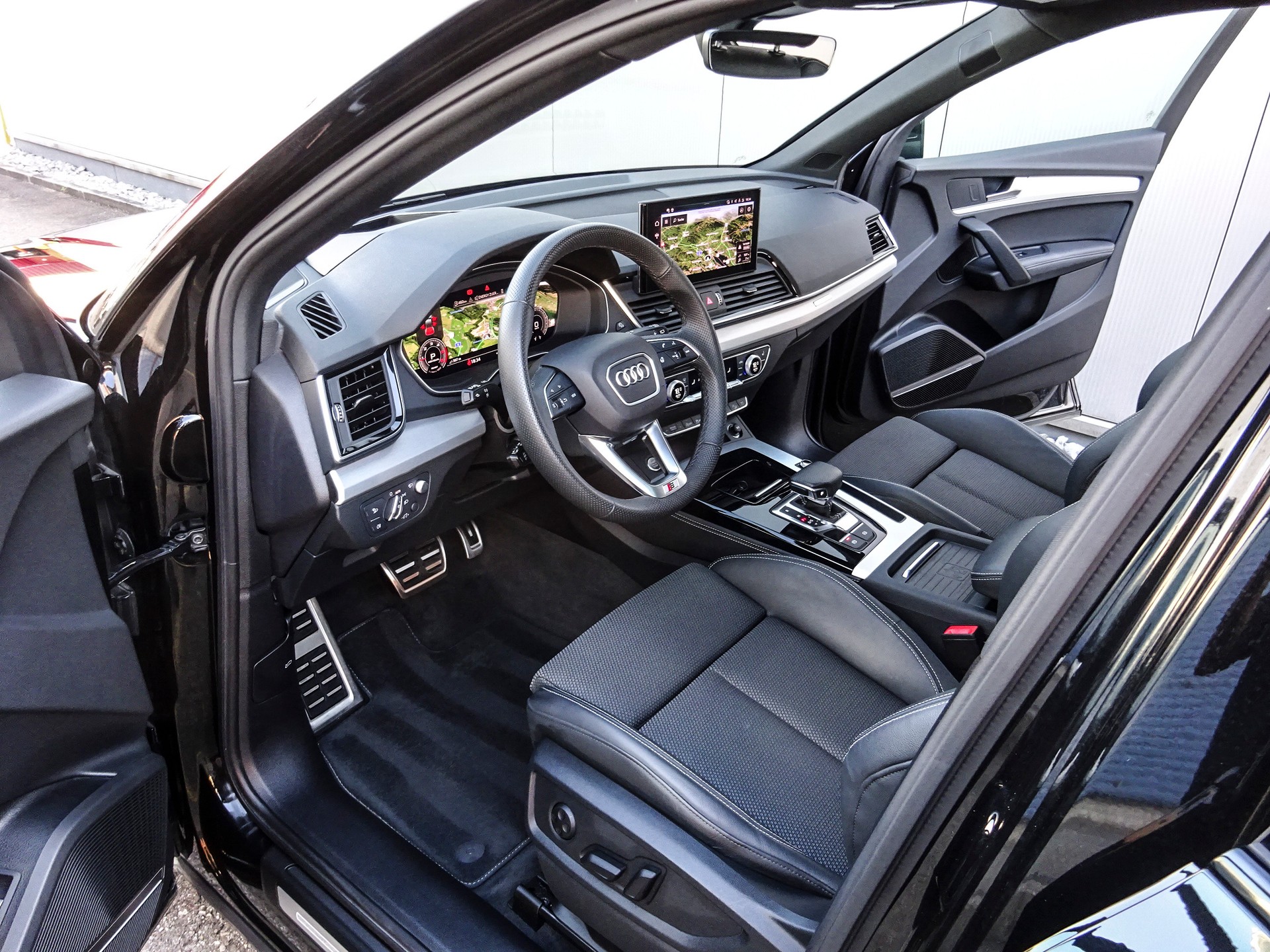 AUDI Q5 40 TDI Black Edition quattro S-tronic // CH-Fahrzeug // Herstellergarantie bis 01.2029 // Top Fahrzeug...-image-6