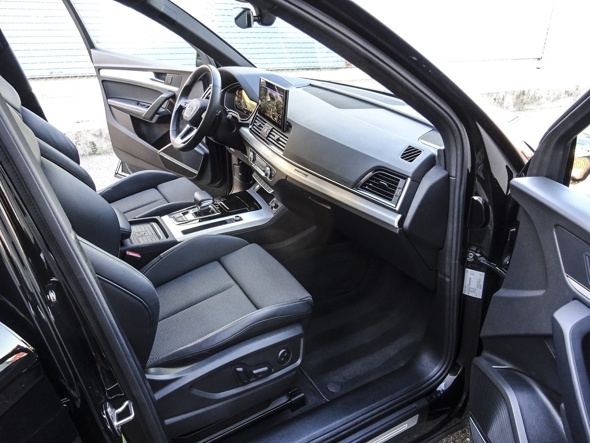AUDI Q5 40 TDI Black Edition quattro S-tronic // CH-Fahrzeug // Herstellergarantie bis 01.2029 // Top Fahrzeug...-image-7