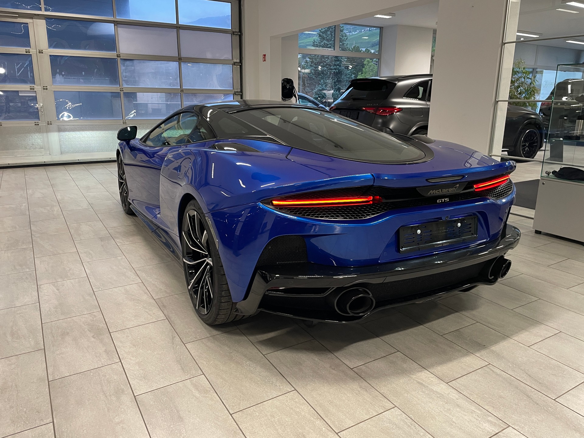 McLAREN GTS-image-5