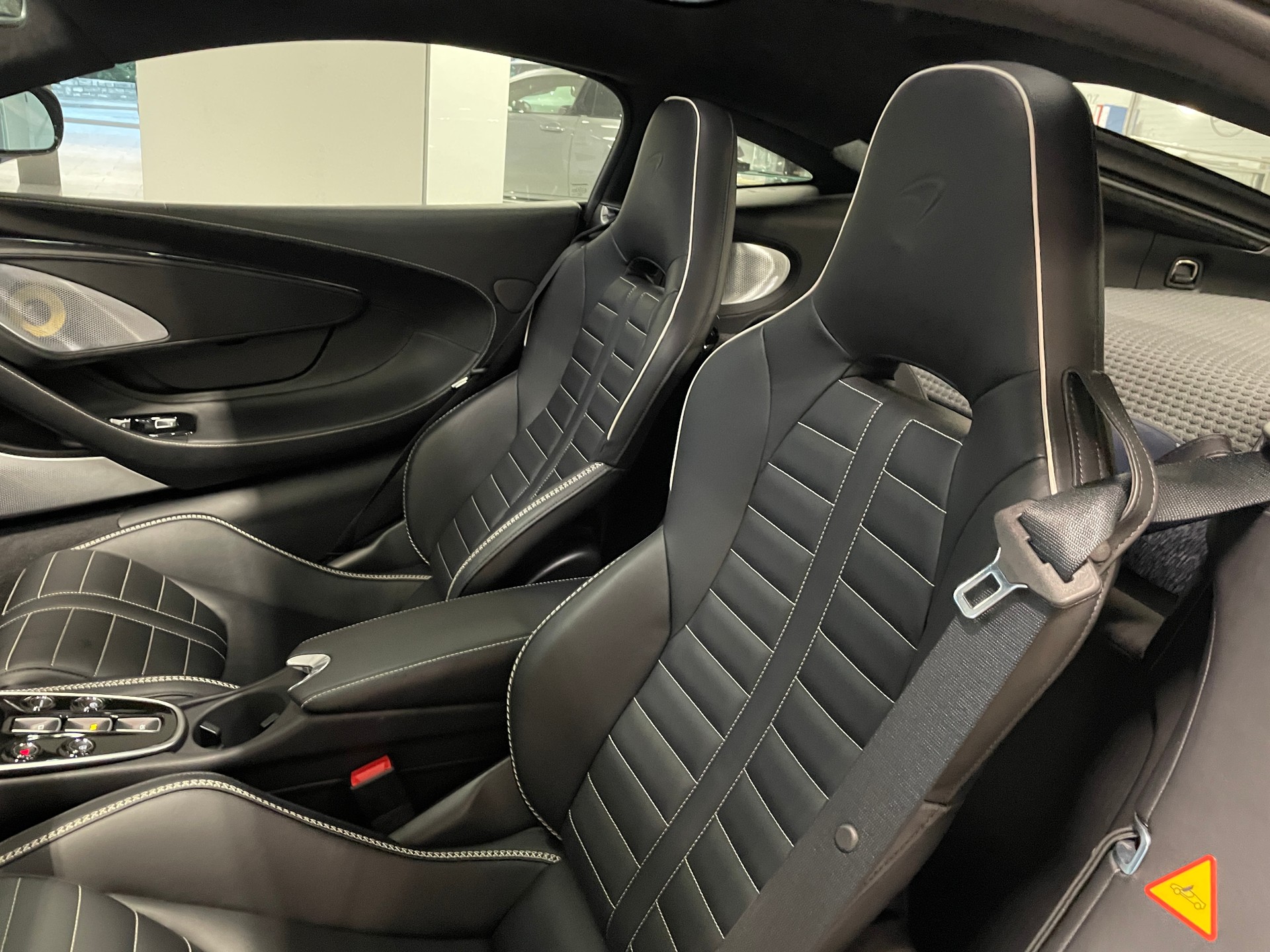 McLAREN GTS-image-10