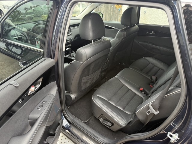 KIA Sorento 2.2 CRDI Style 7-Sitzer Automatic Allrad*VOLL*-image-11