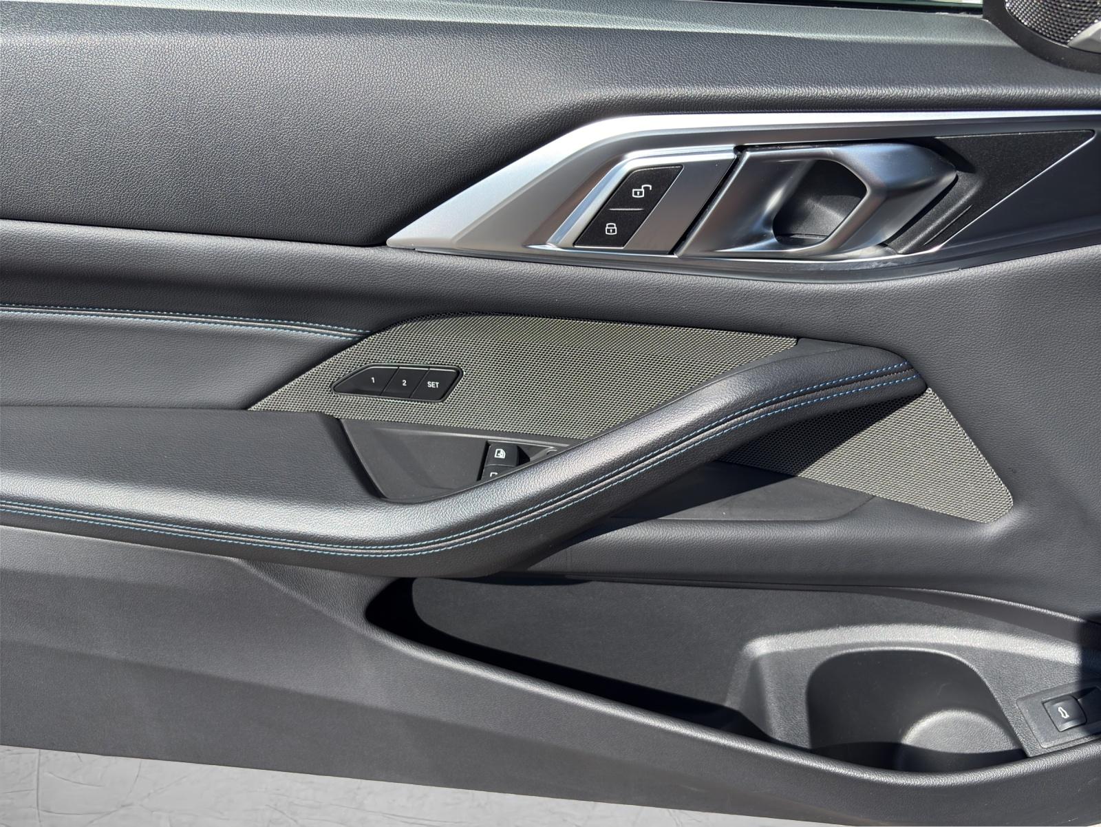 BMW 420i xDrive Coupé-image-16