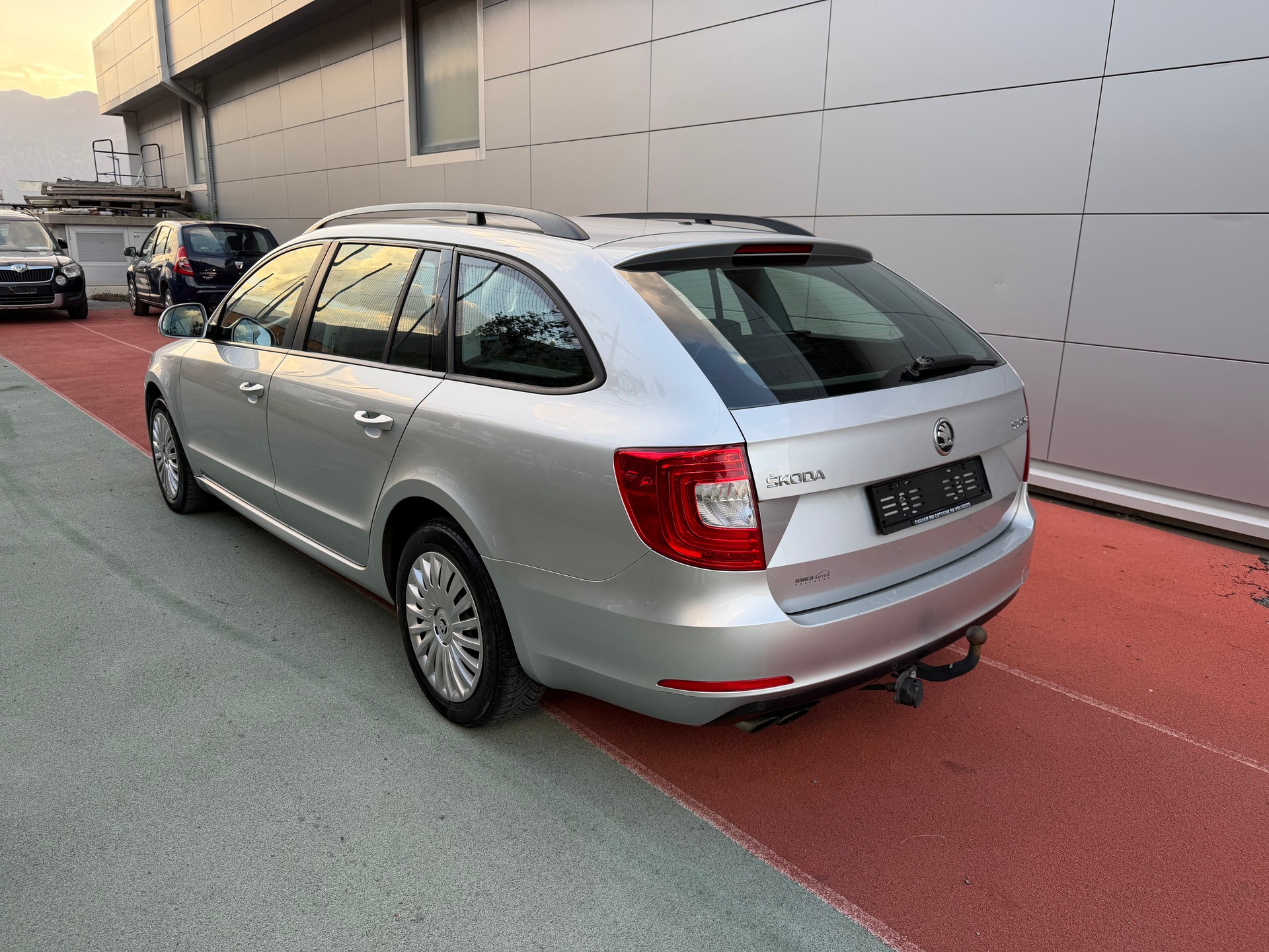 SKODA Superb Combi 1.8 TSI Business-image-3