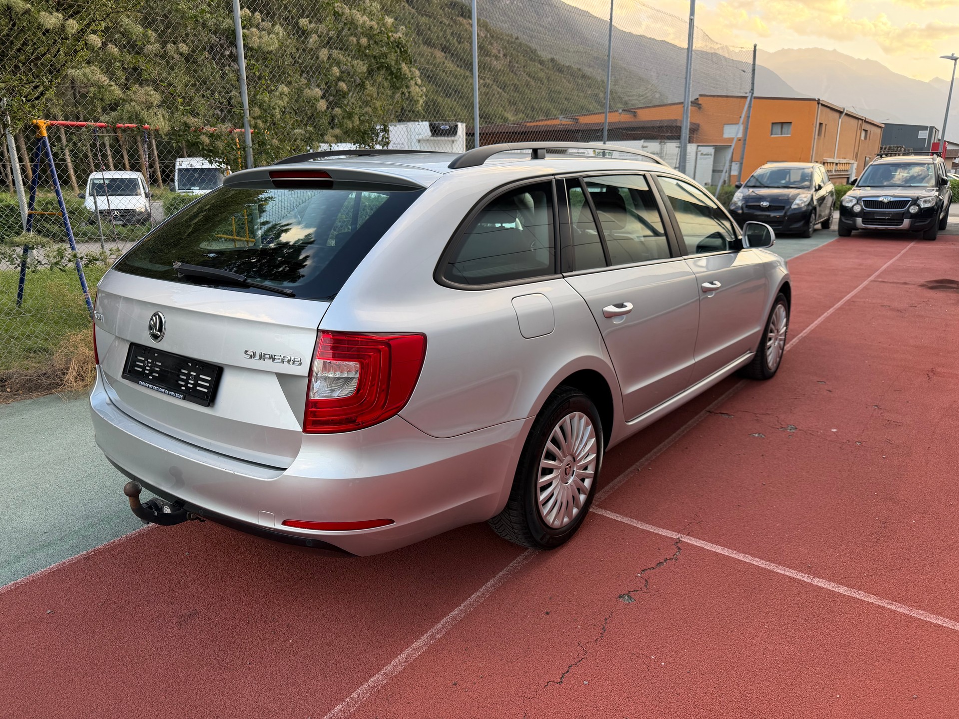 SKODA Superb Combi 1.8 TSI Business-image-4
