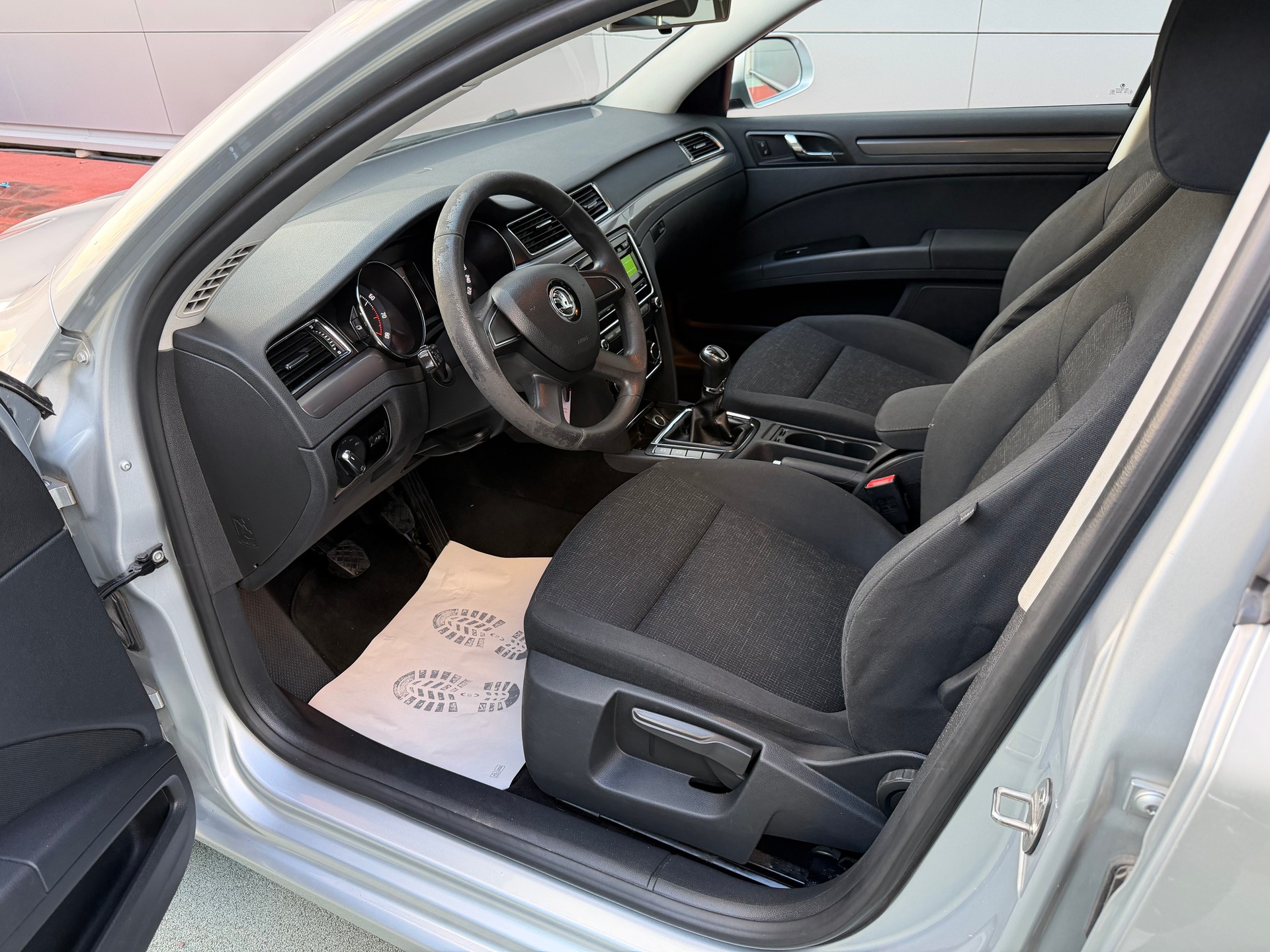 SKODA Superb Combi 1.8 TSI Business-image-7