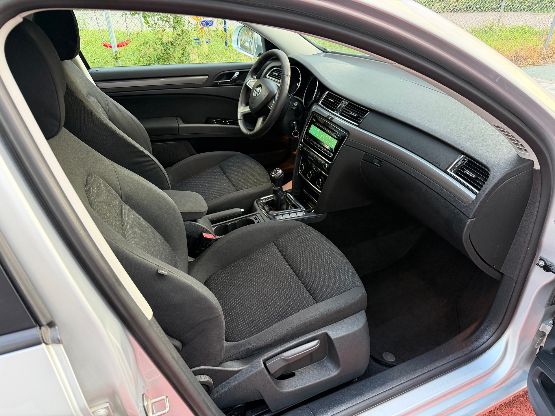 SKODA Superb Combi 1.8 TSI Business-image-8