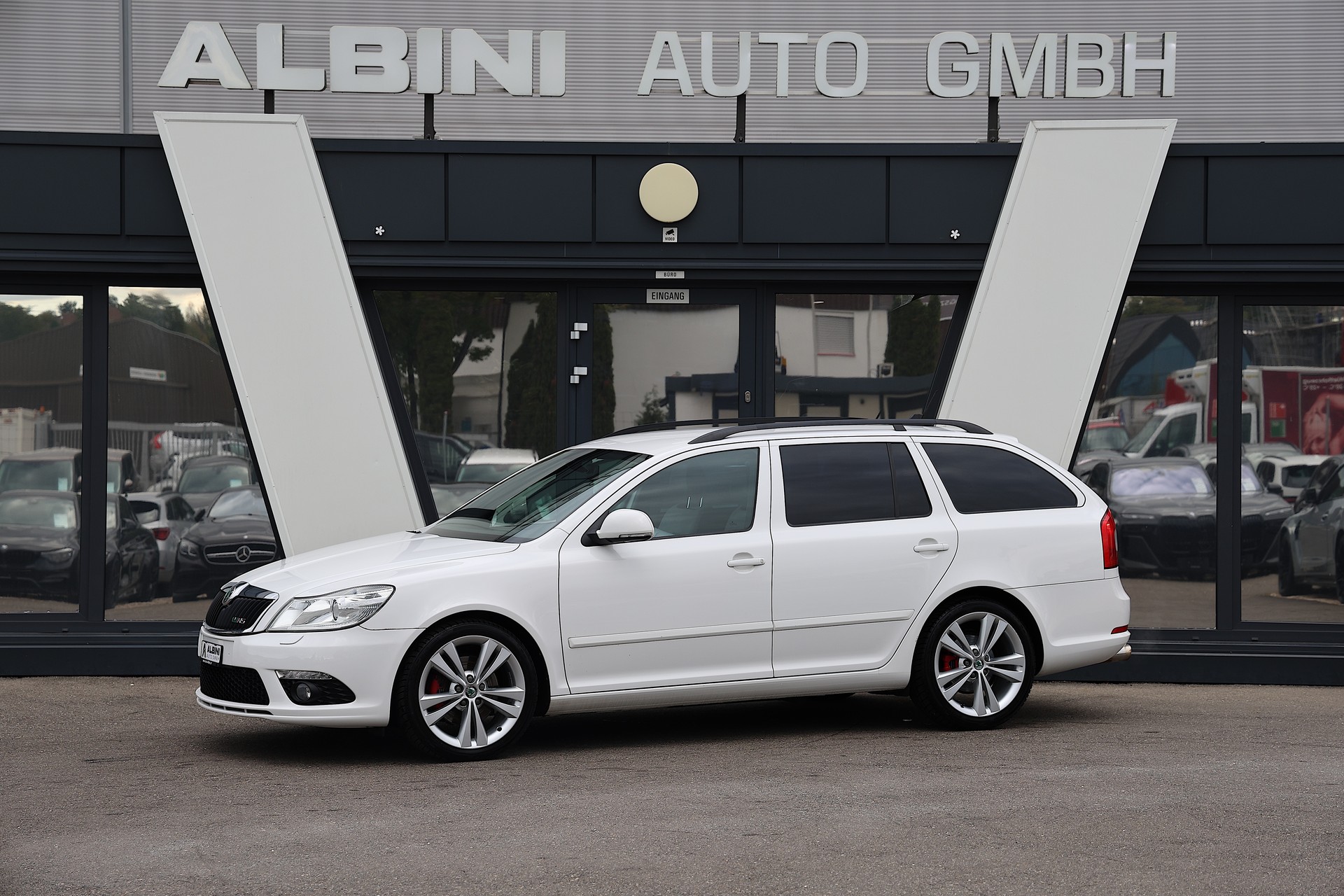 SKODA Octavia Combi 2.0 TFSI 200 RS-image-0